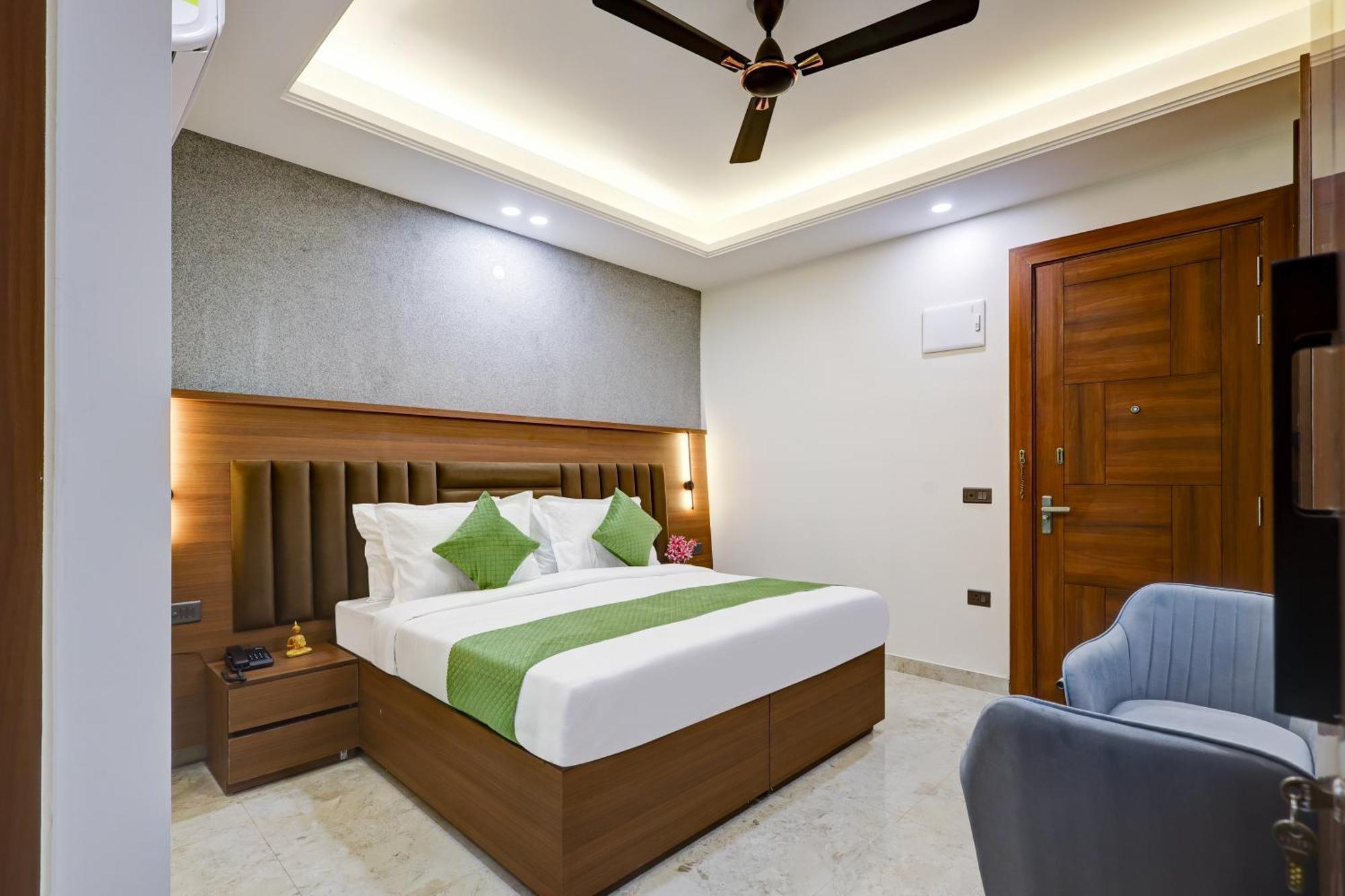 Limewood Near 32nd Avenue 3* Gurgaon