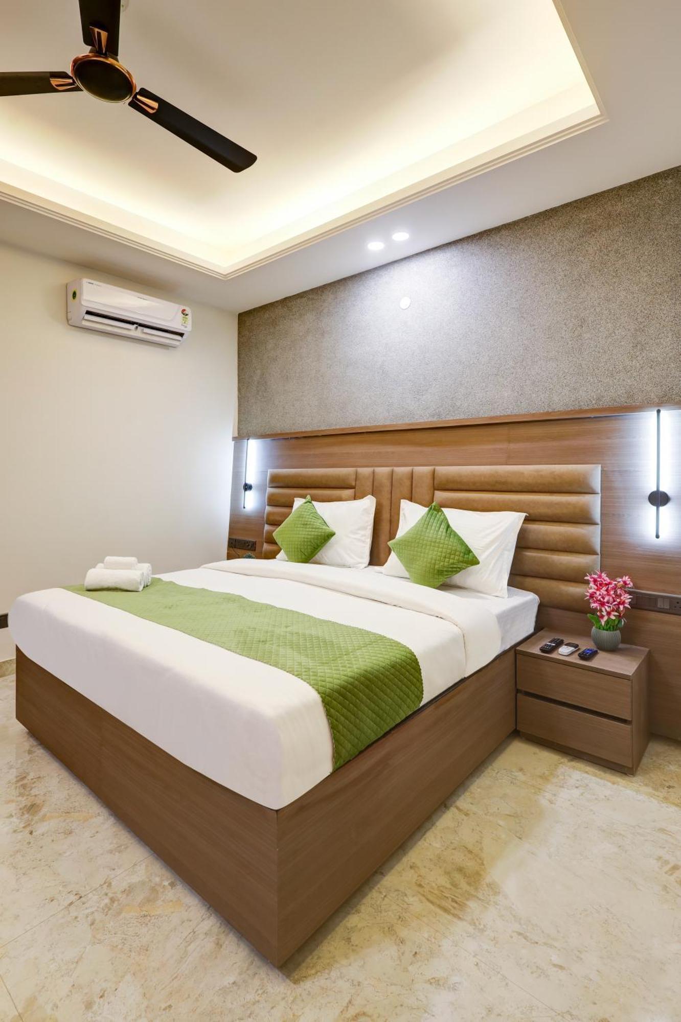 Limewood Near 32nd Avenue 3*