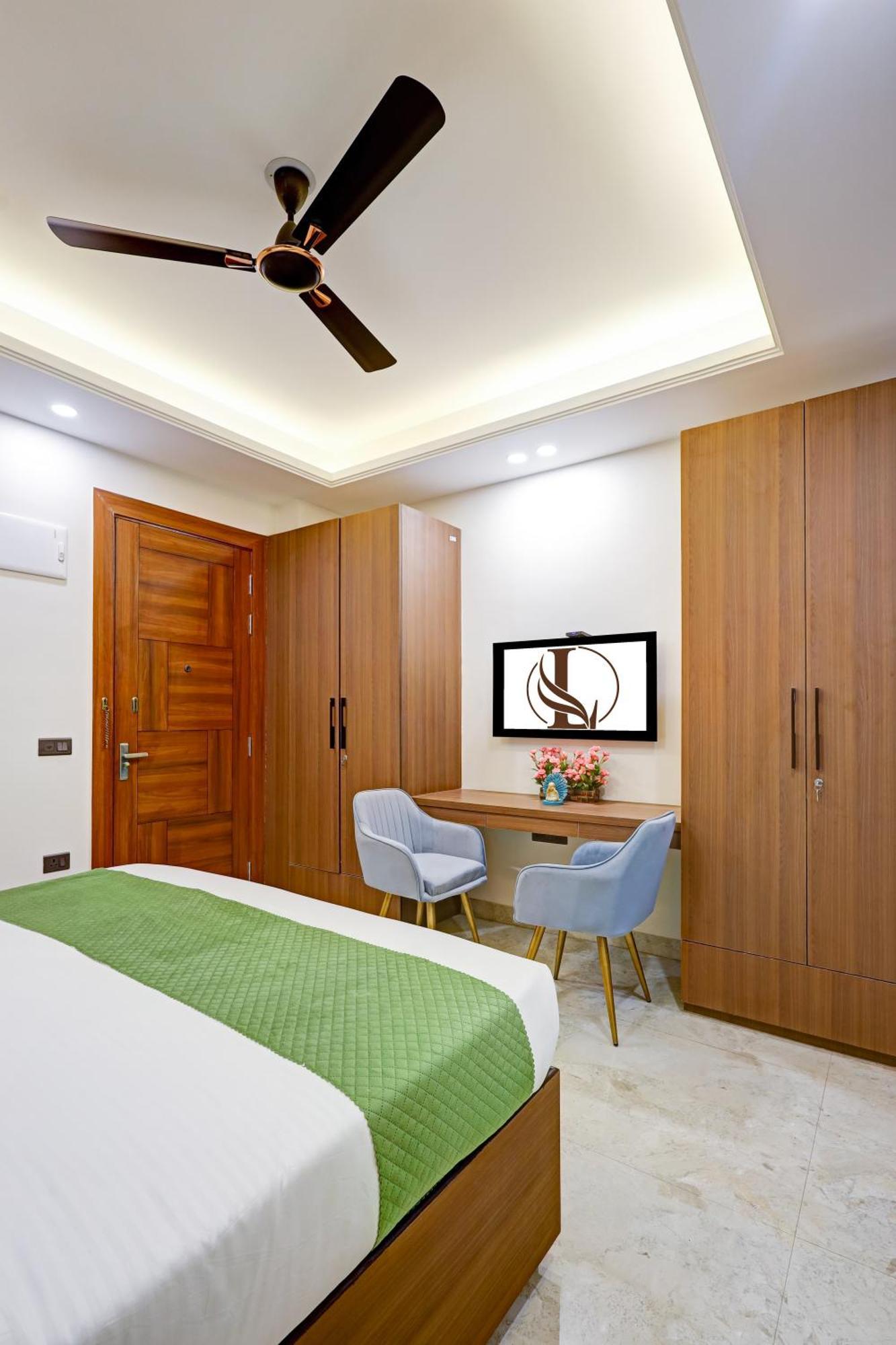 Limewood Near 32nd Avenue 3*
