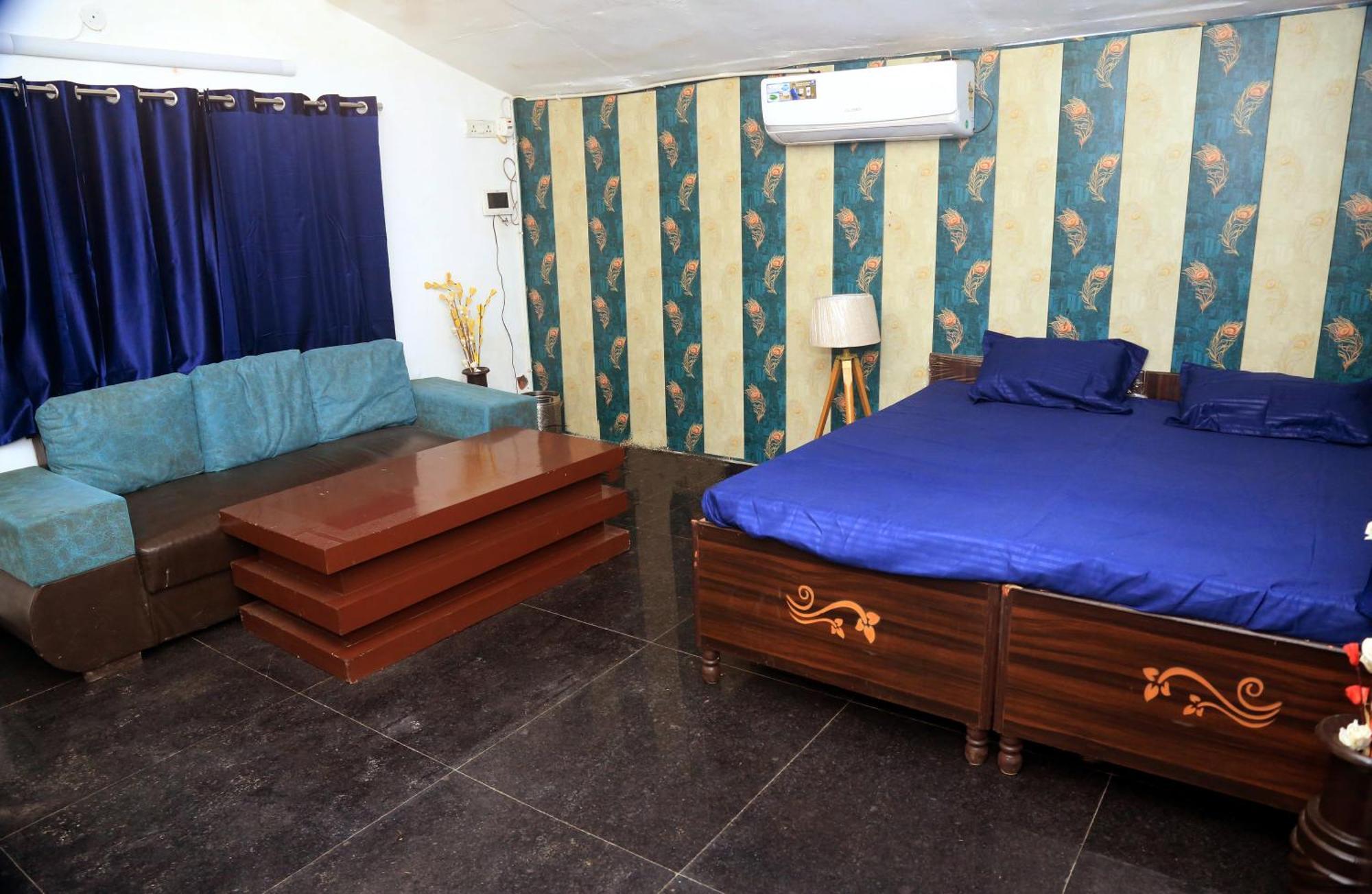 Villa Royal Lawns *