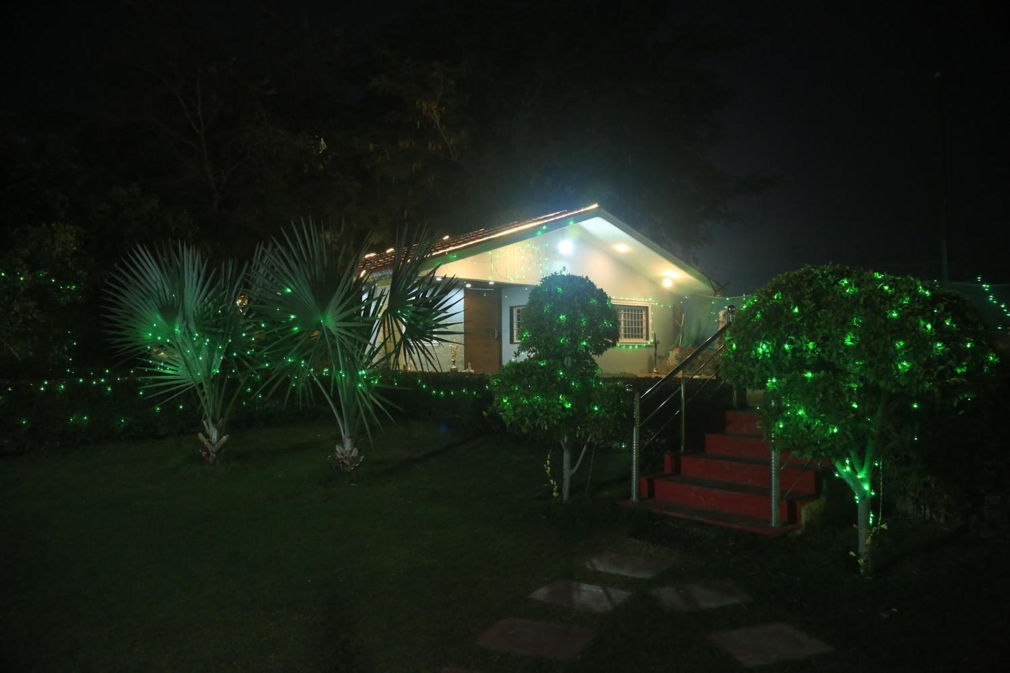 Villa Royal Lawns *