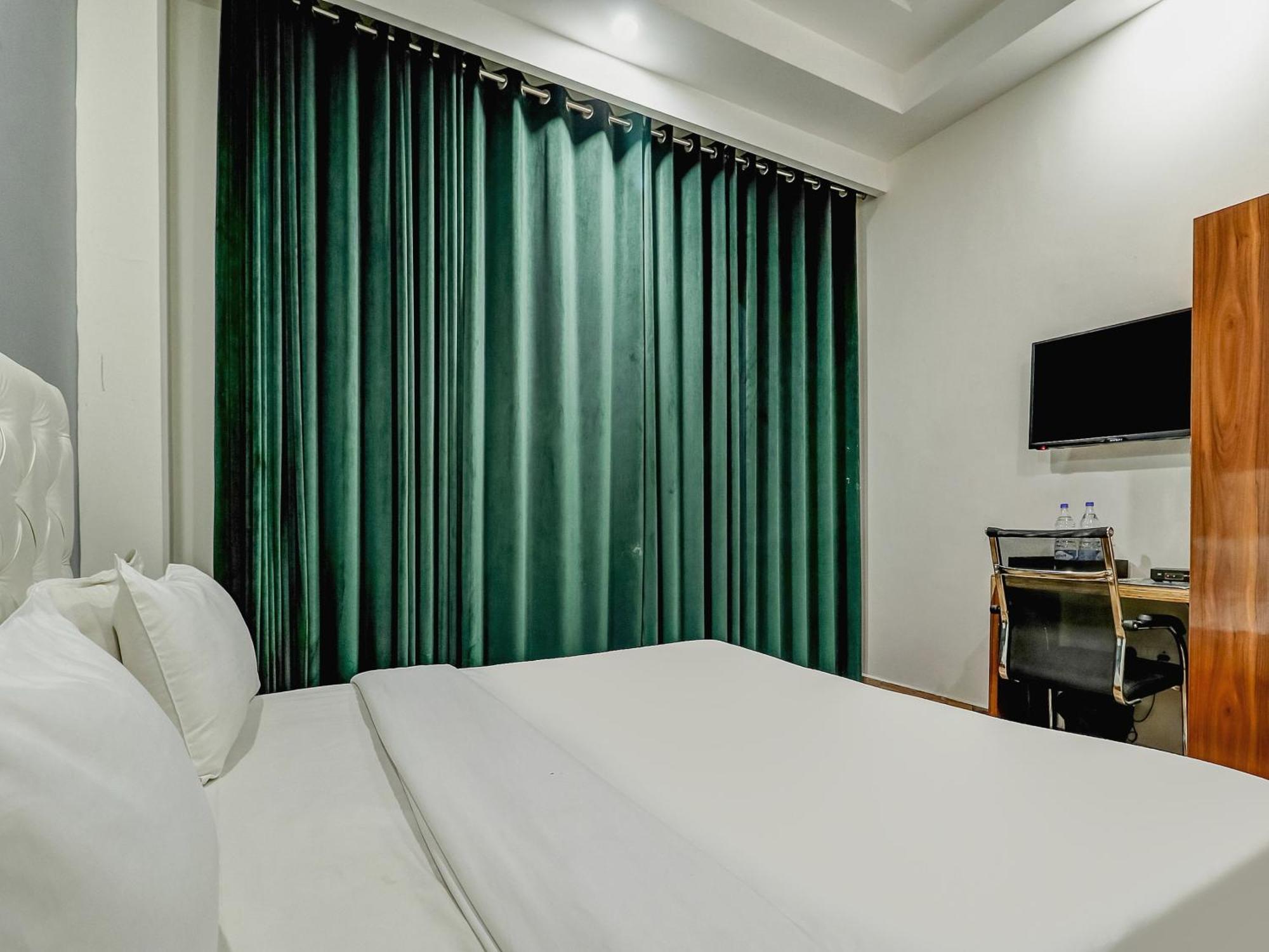 Townhouse Skylight Near Medanta Hospital Gurgaon
