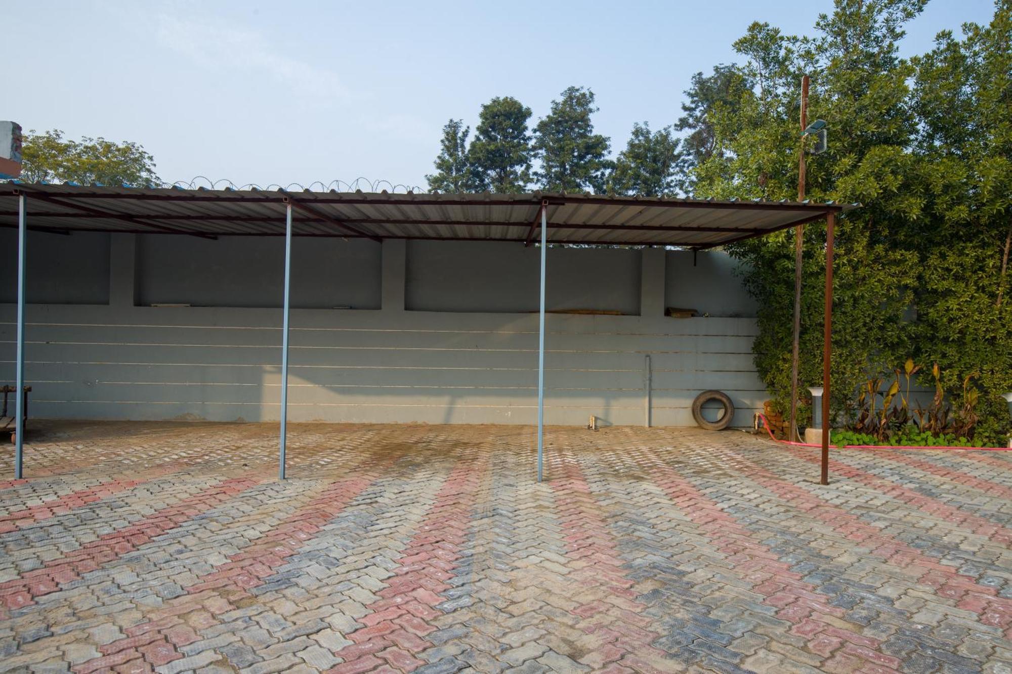 Elivaas Aarul 4 Bhk With Pvt Pool, Gazebo & Game Zone Villa Gurgaon