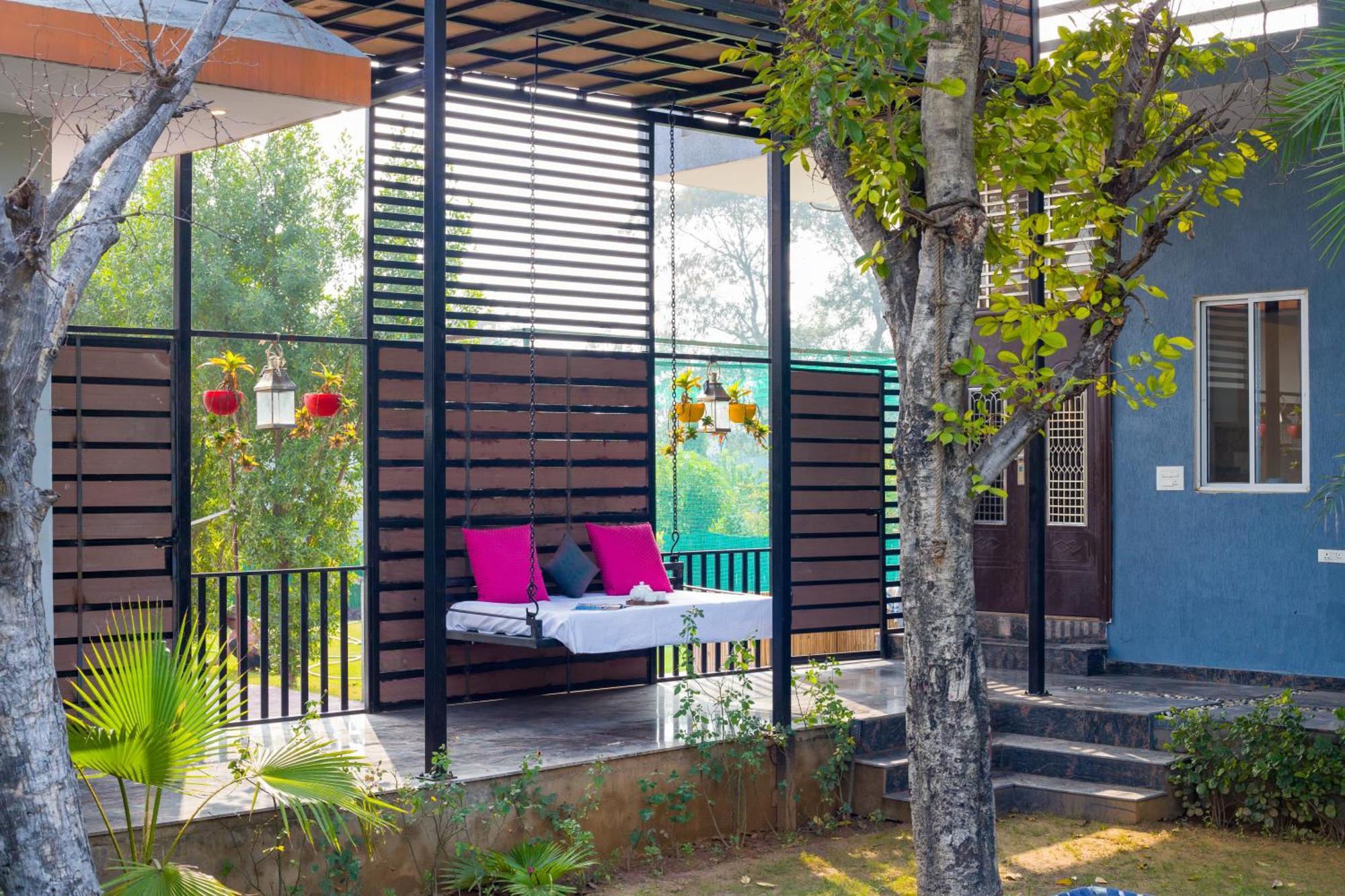 Elivaas Aarul 4 Bhk With Pvt Pool, Gazebo & Game Zone * Gurgaon