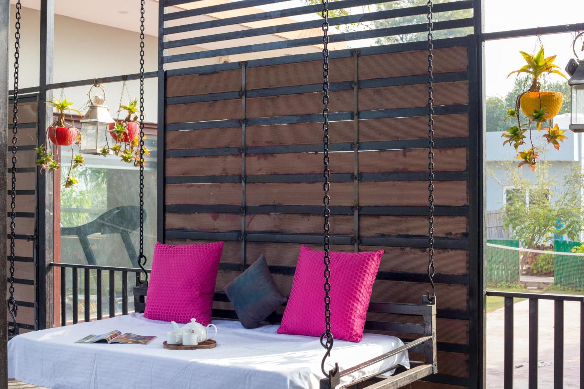 Elivaas Aarul 4 Bhk With Pvt Pool, Gazebo & Game Zone Gurgaon