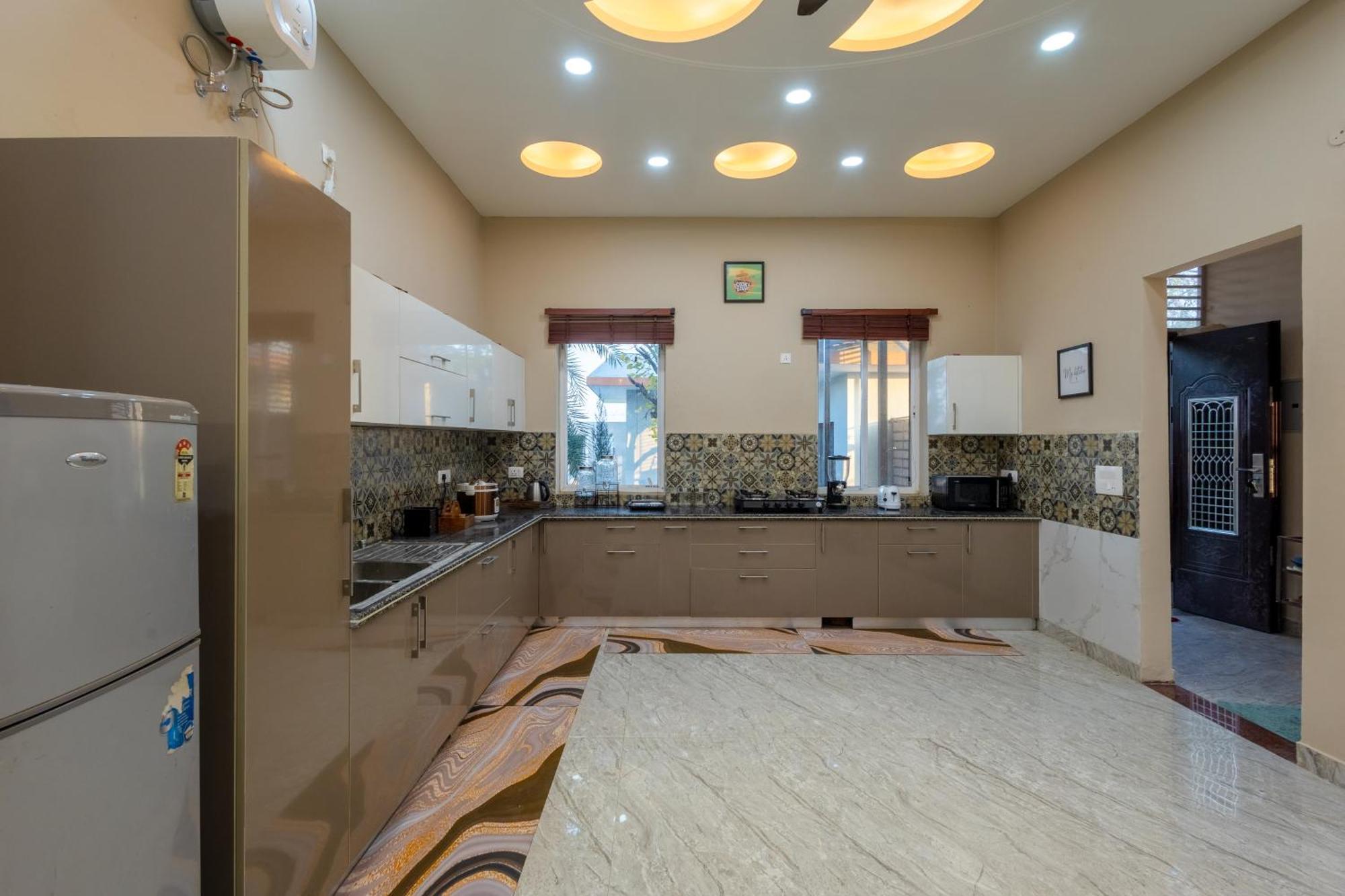 Elivaas Aarul 4 Bhk With Pvt Pool, Gazebo & Game Zone