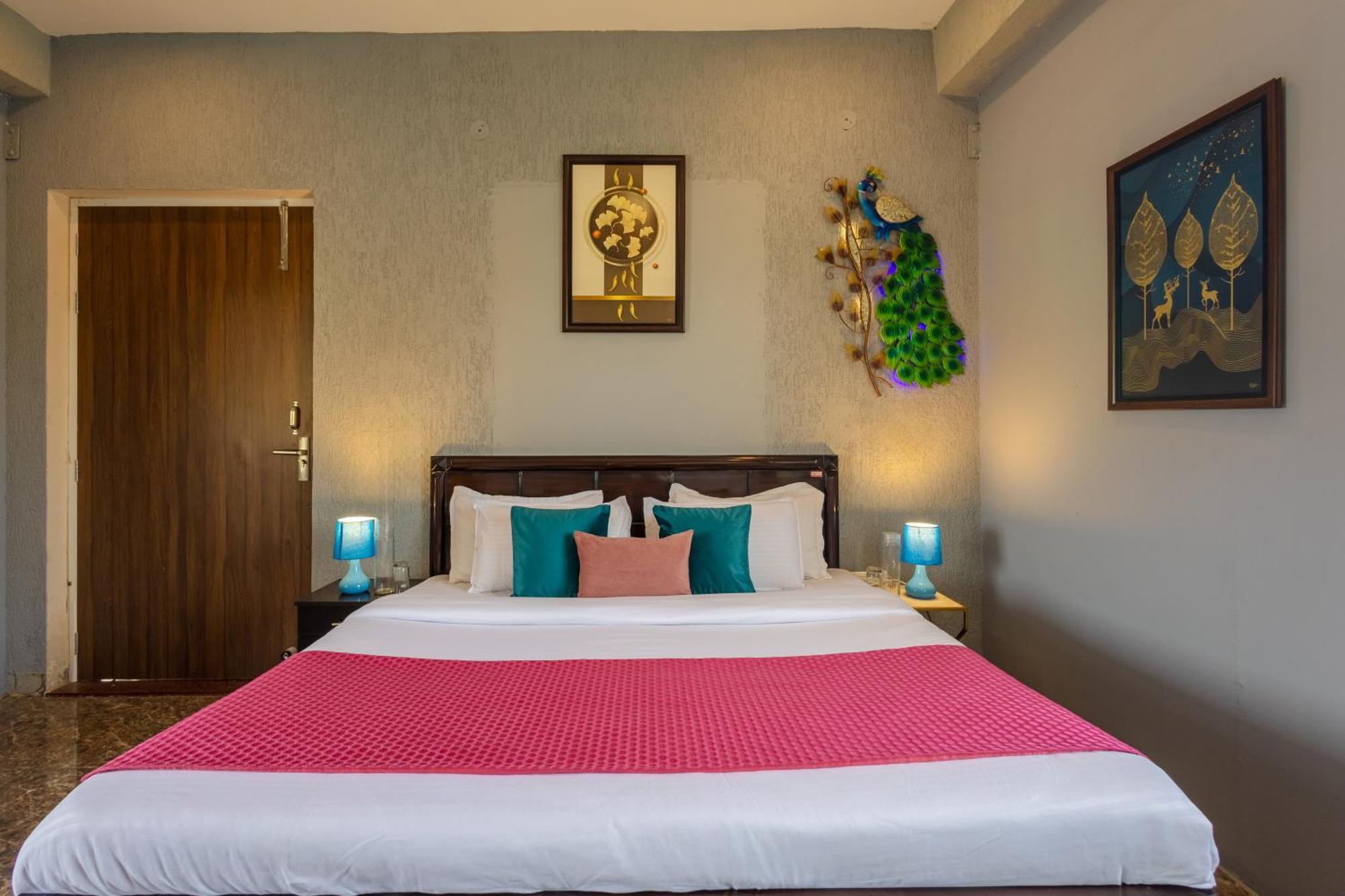 Elivaas Aarul 4 Bhk With Pvt Pool, Gazebo & Game Zone *