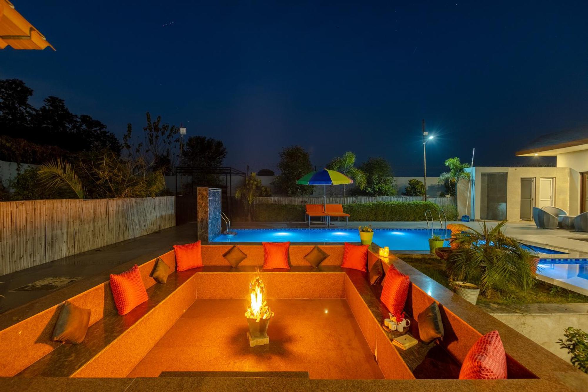 Elivaas Aarul 4 Bhk With Pvt Pool, Gazebo & Game Zone * Gurgaon