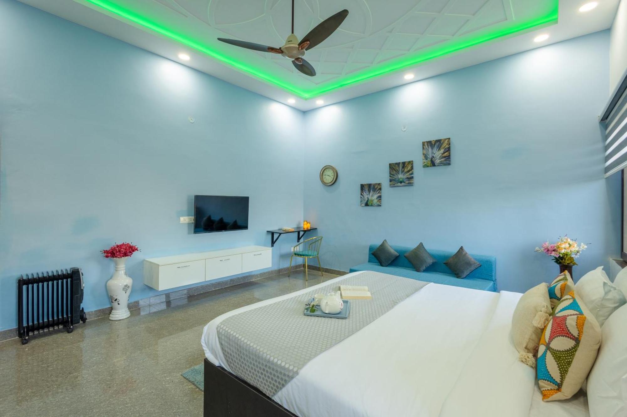 Elivaas Aarul 4 Bhk With Pvt Pool, Gazebo & Game Zone Gurgaon