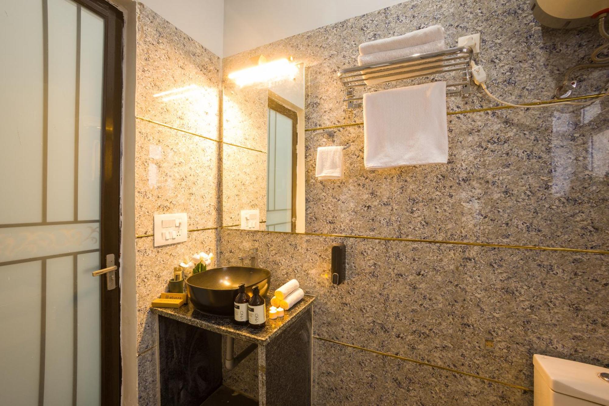 Elivaas Aarul 4 Bhk With Pvt Pool, Gazebo & Game Zone *