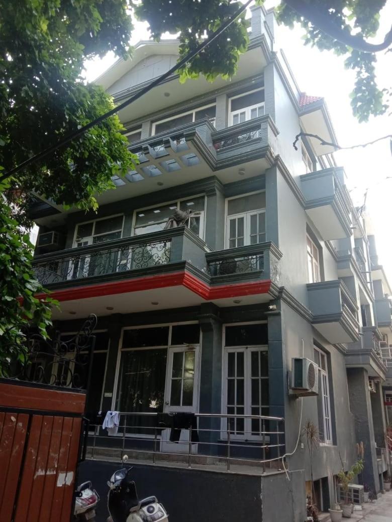 Royal India - Dlf Phase 2 Hotel