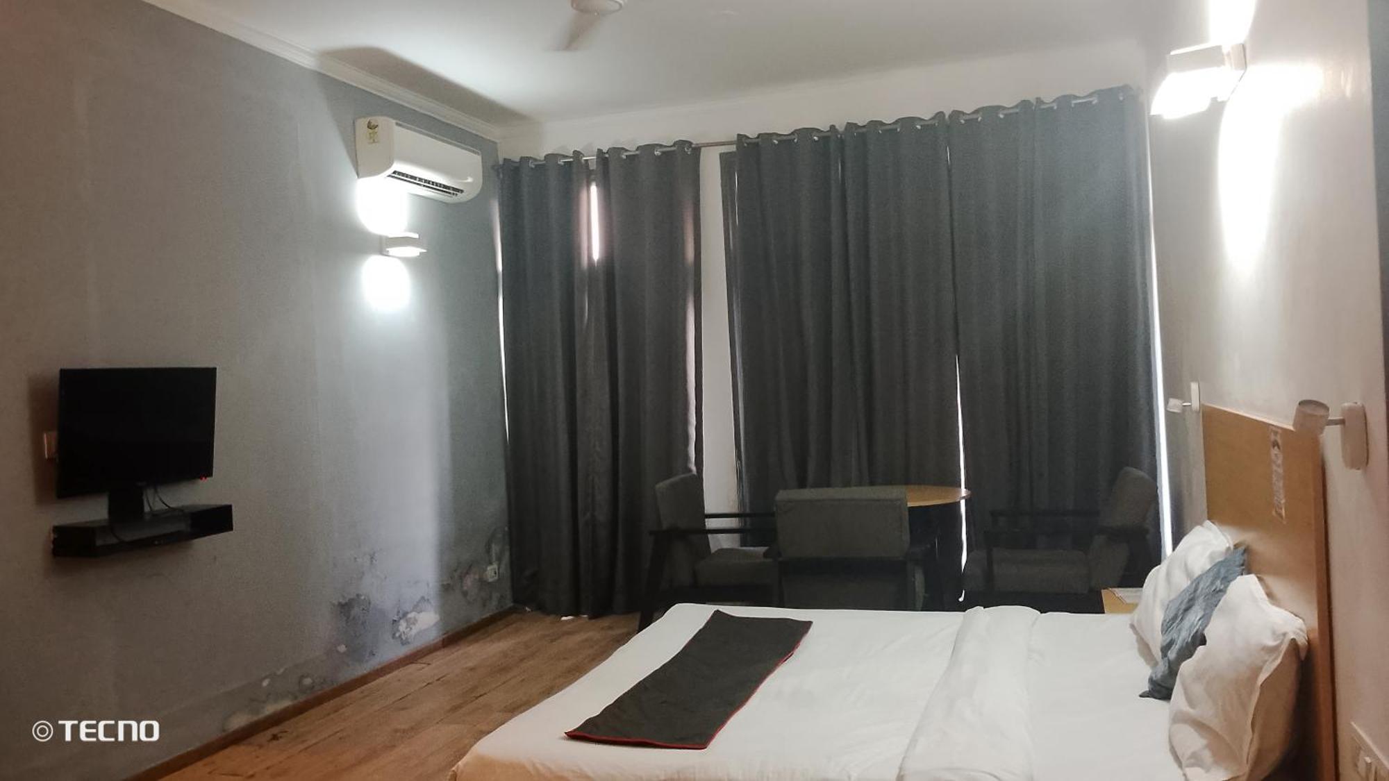 Royal India - Dlf Phase 2 Hotel Gurgaon