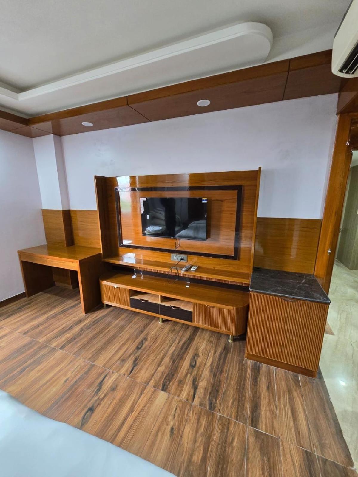 Hotel Platinum Palace Medanta Medicity 3*