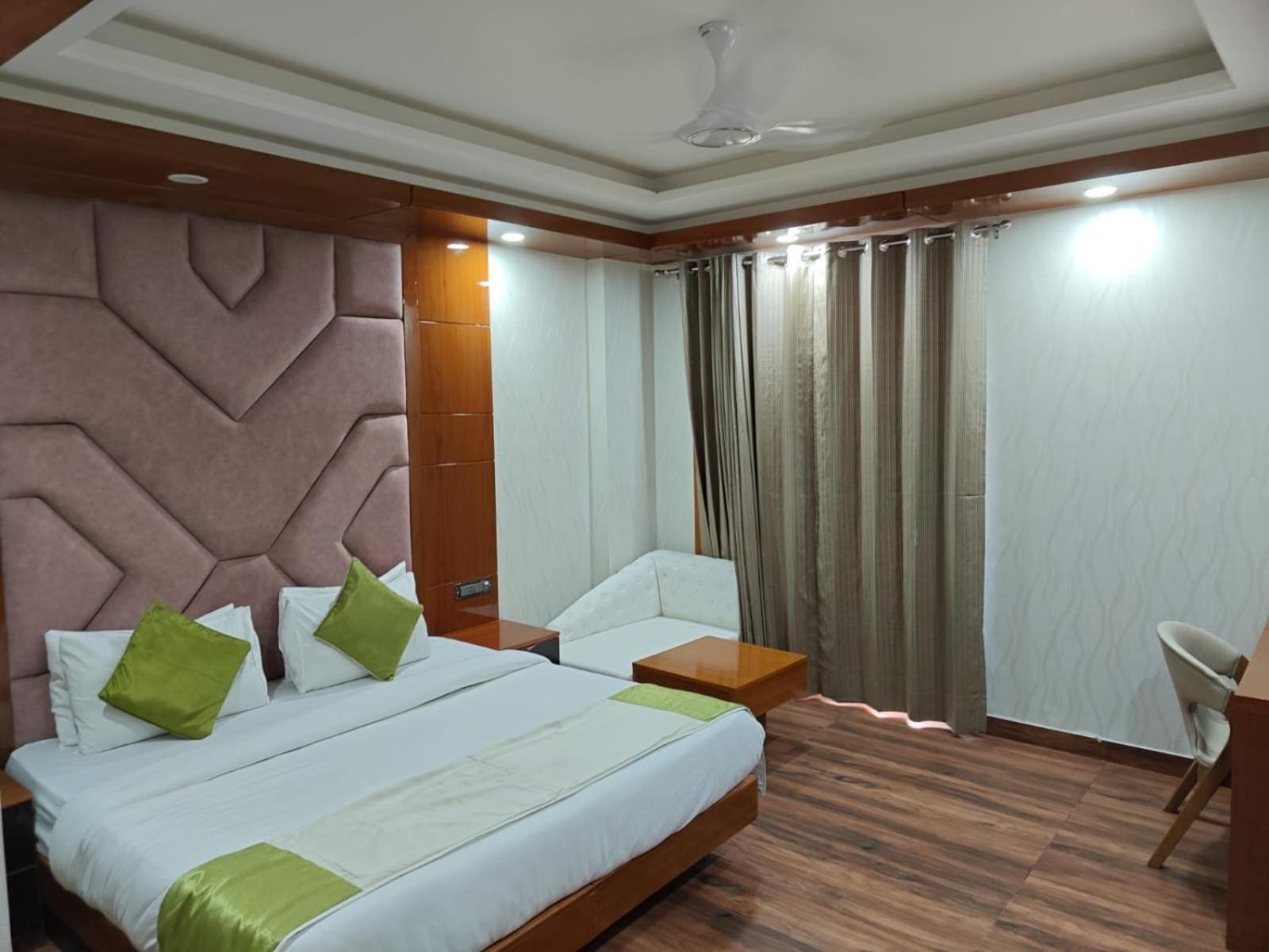 Platinum Palace Medanta Medicity