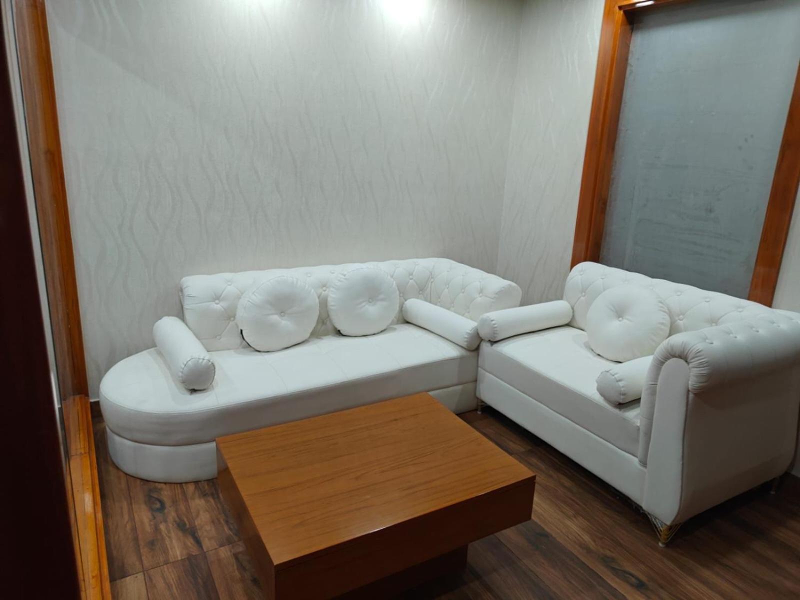Platinum Palace Medanta Medicity 3*