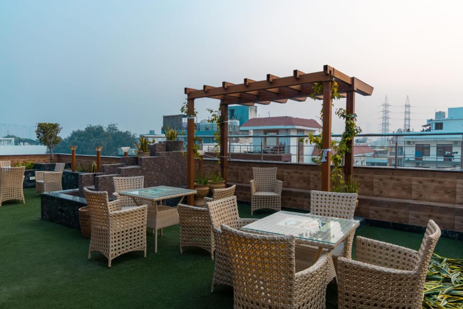 Platinum Palace Medanta Medicity