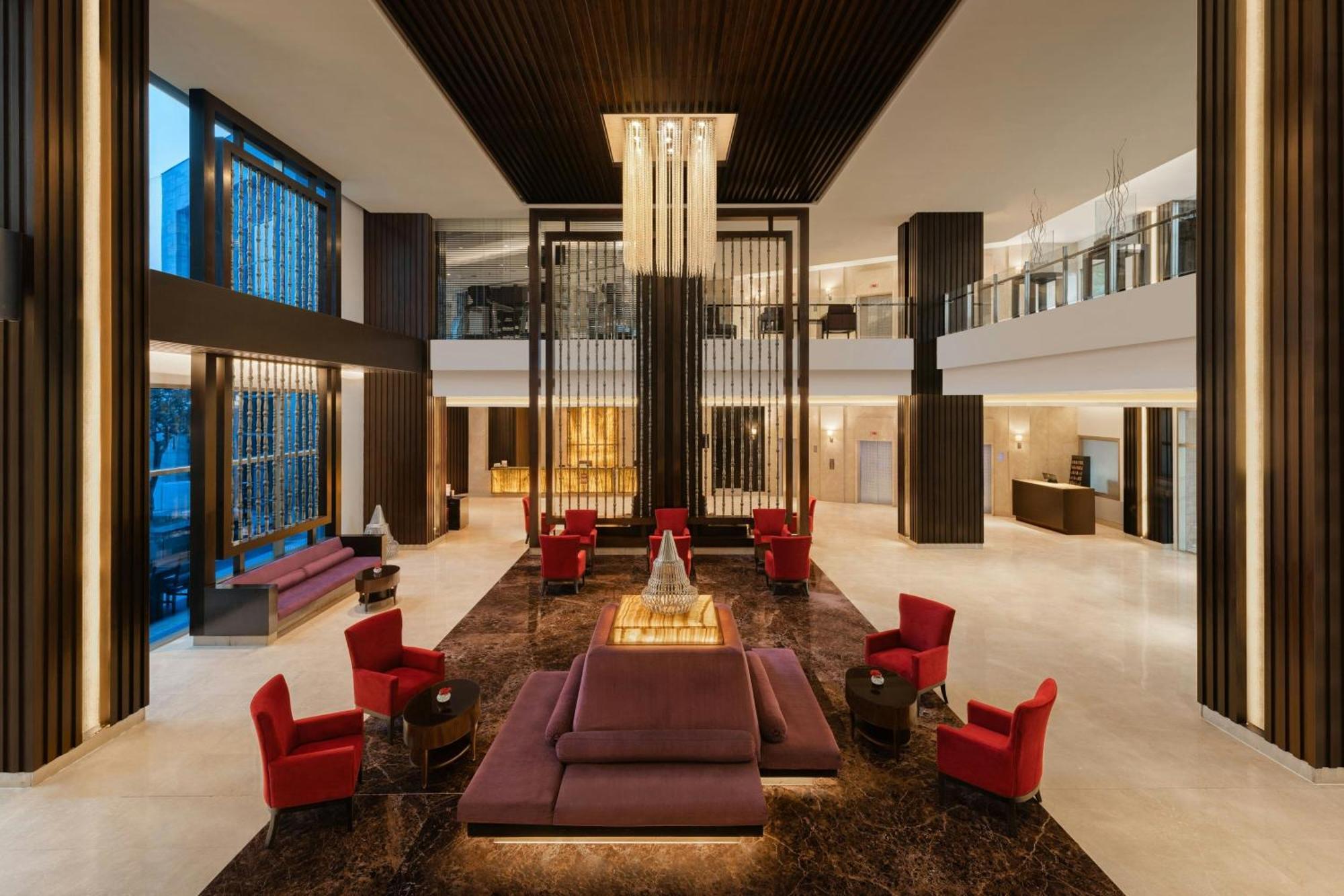 Hotel Courtyard By Marriott Gurugram Downtown 5*