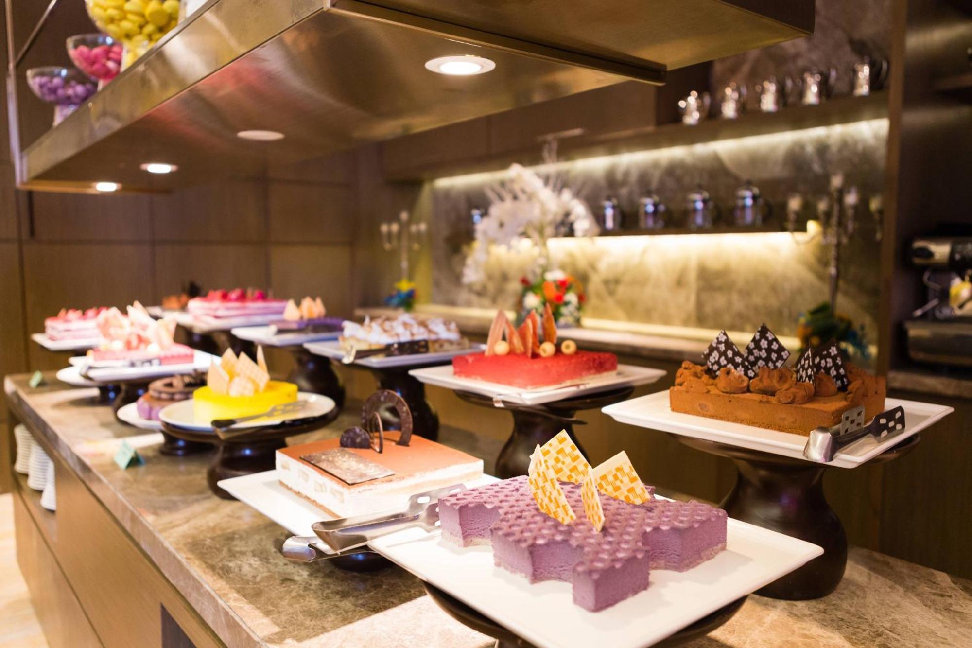 Courtyard By Marriott Gurugram Downtown