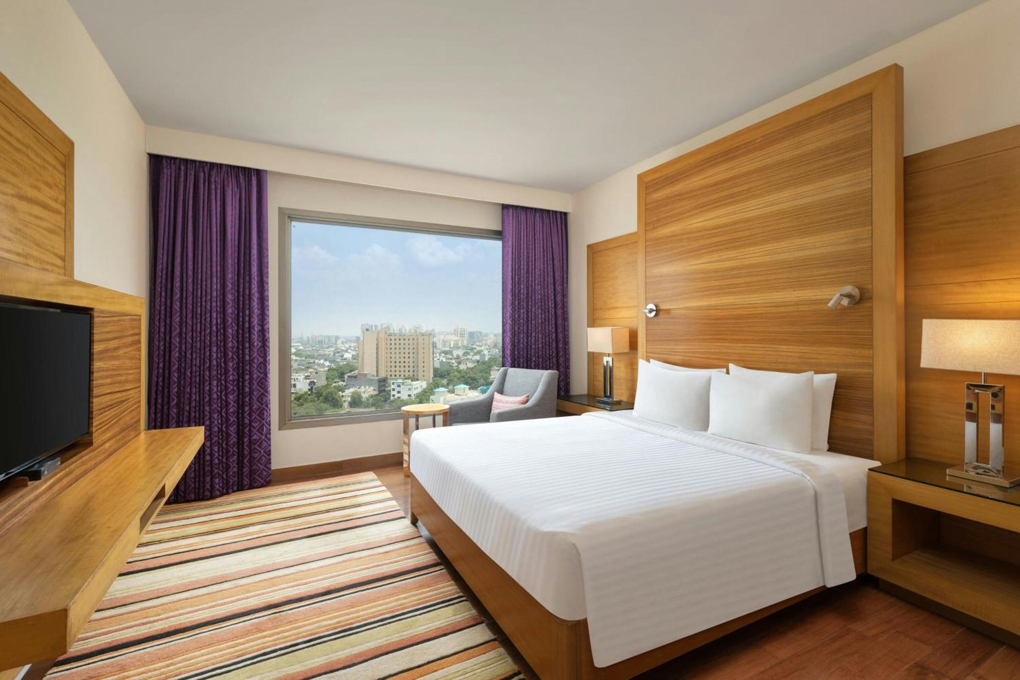 Courtyard By Marriott Gurugram Downtown Hotel