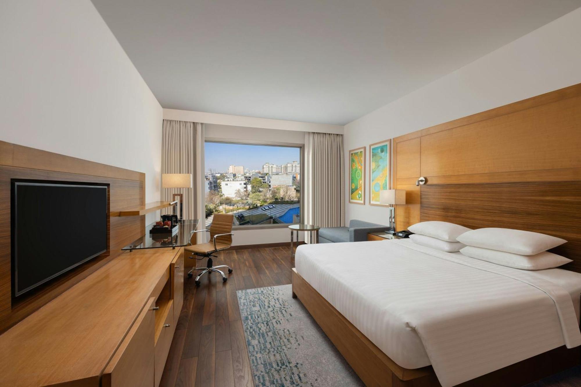 Hotel Courtyard By Marriott Gurugram Downtown