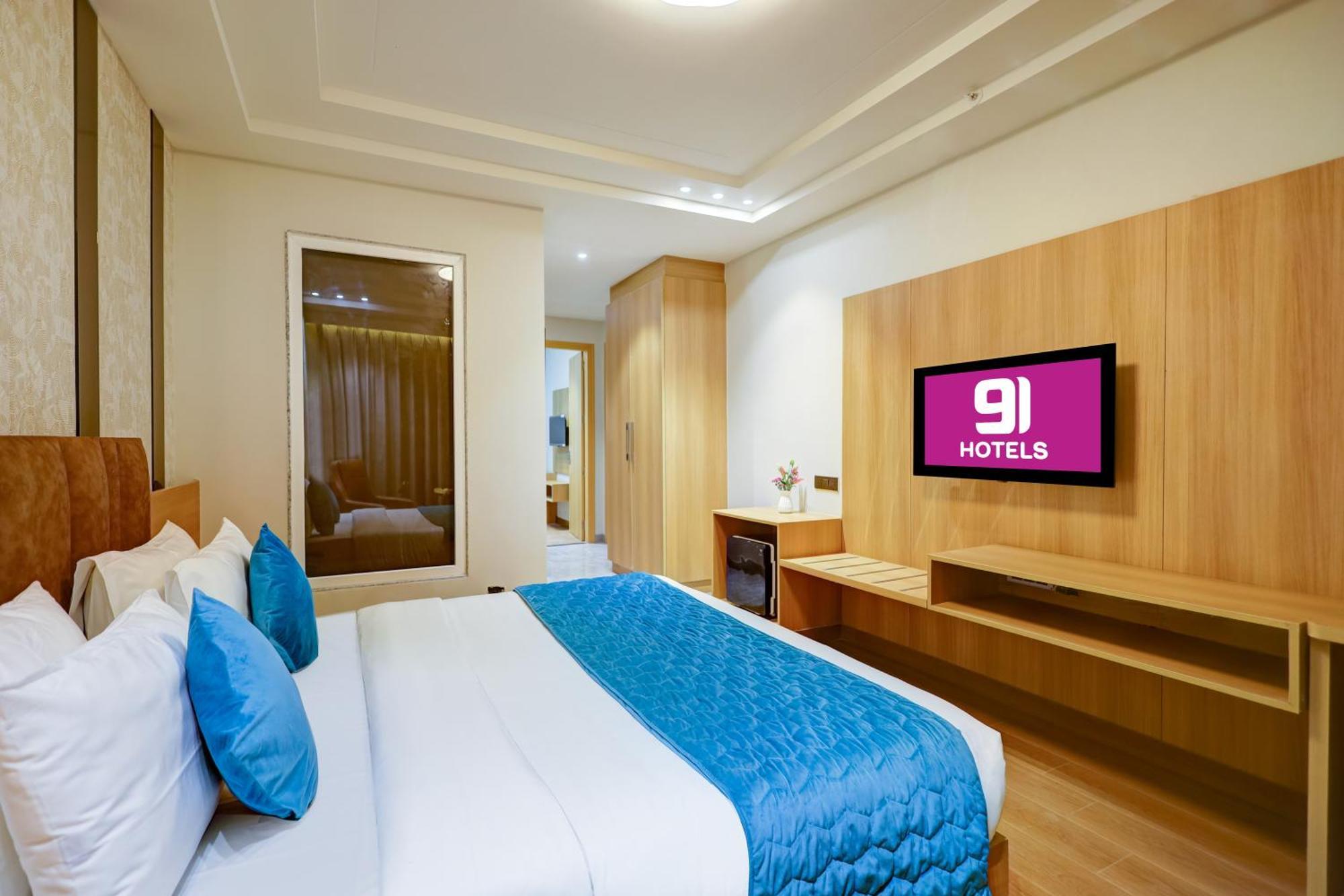 91 Huda Premier Hotel Gurgaon