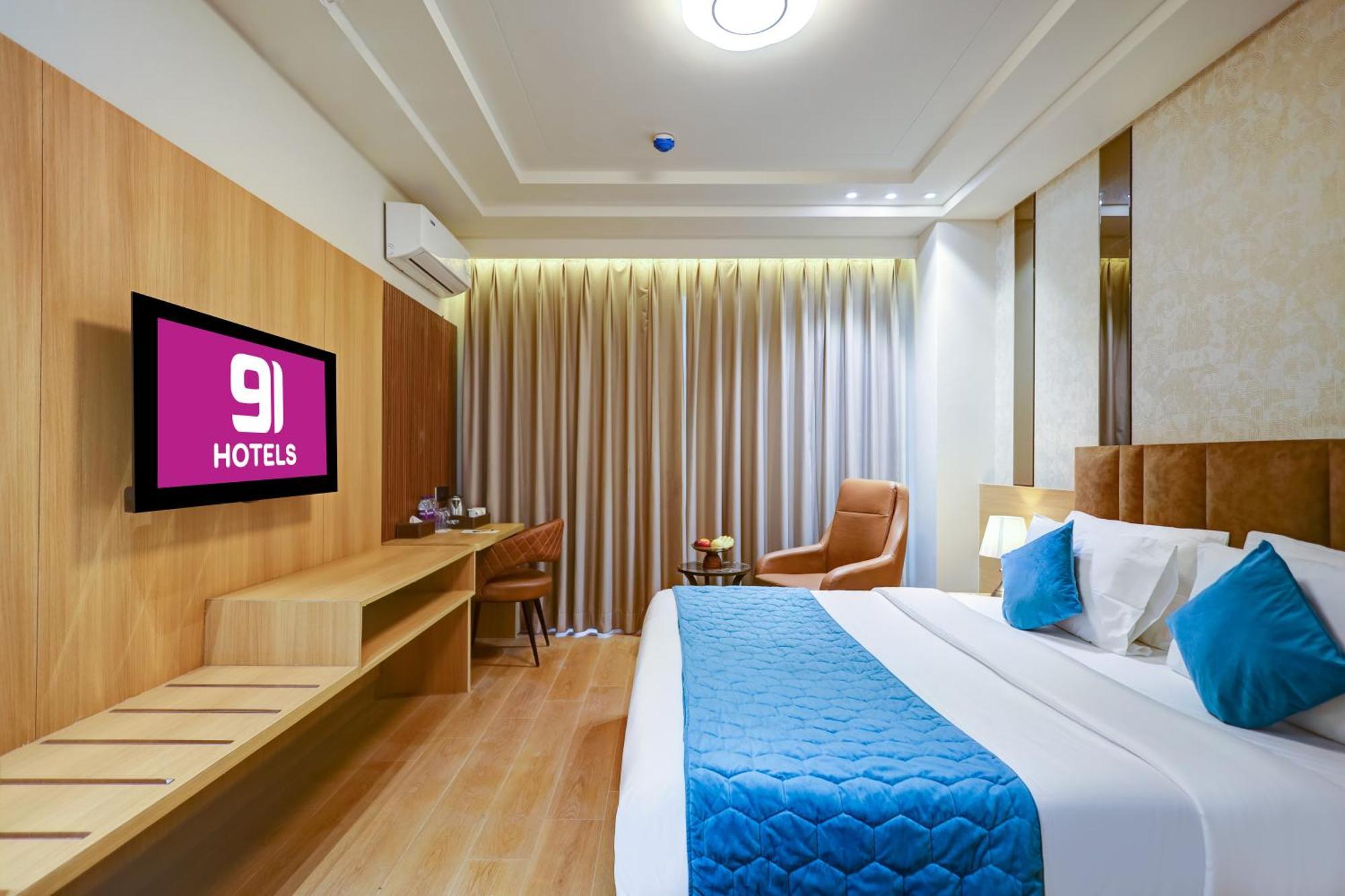 91 Huda Premier Hotel Gurgaon