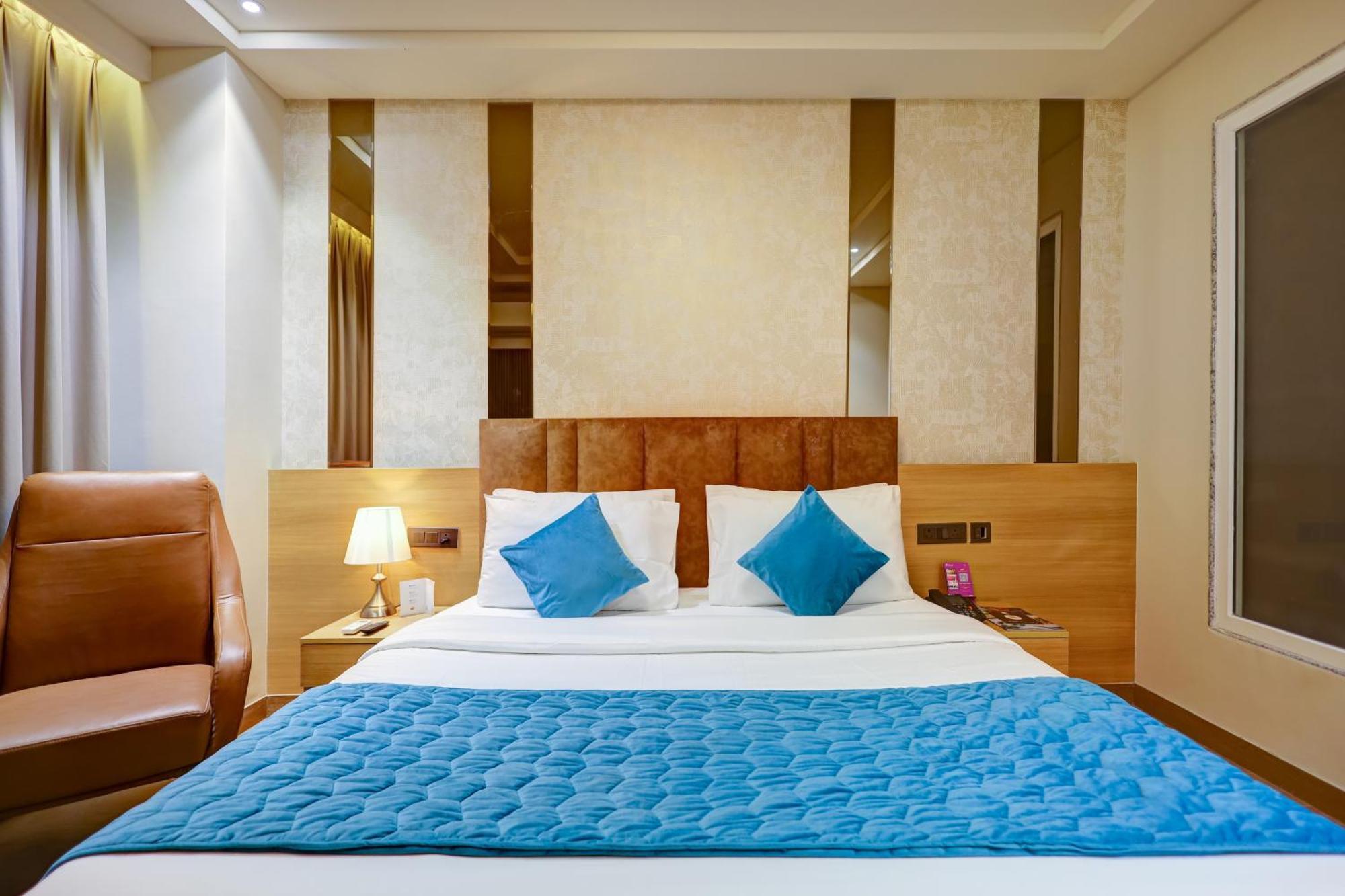 91 Huda Premier Hotel Gurgaon