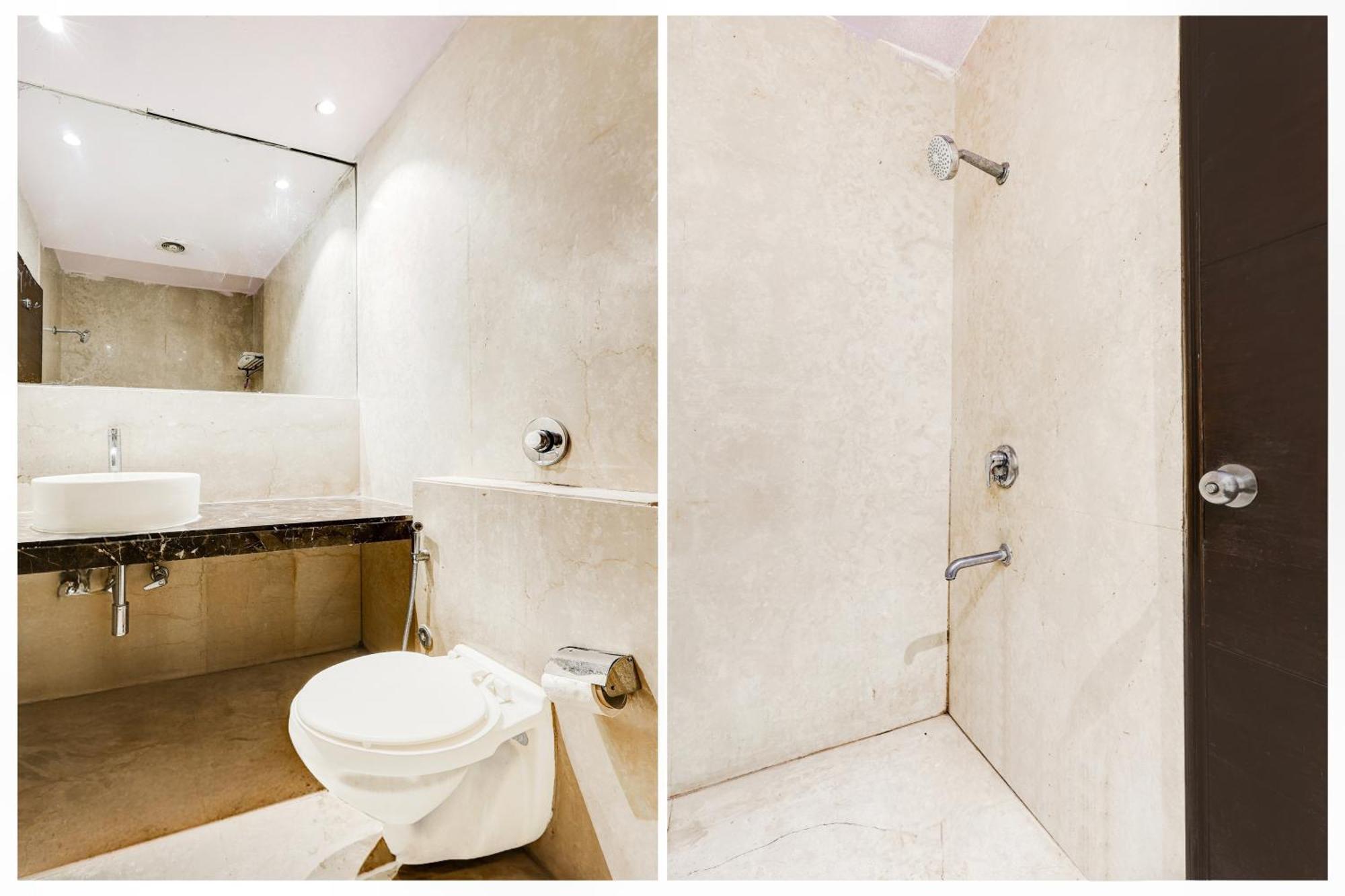 Super Townhouse Oak Sector 25 Hotel