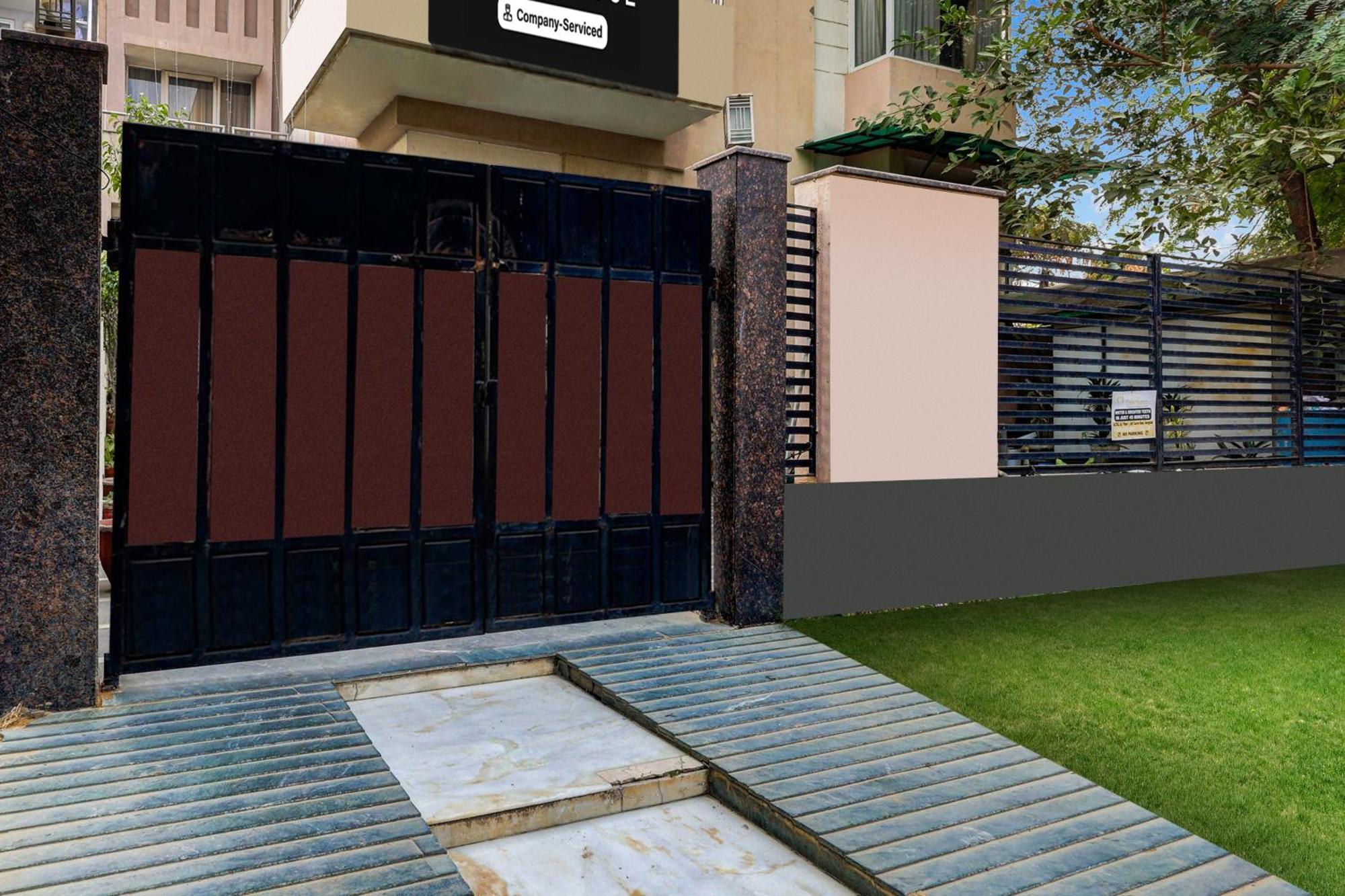 Super Townhouse Oak Sector 25