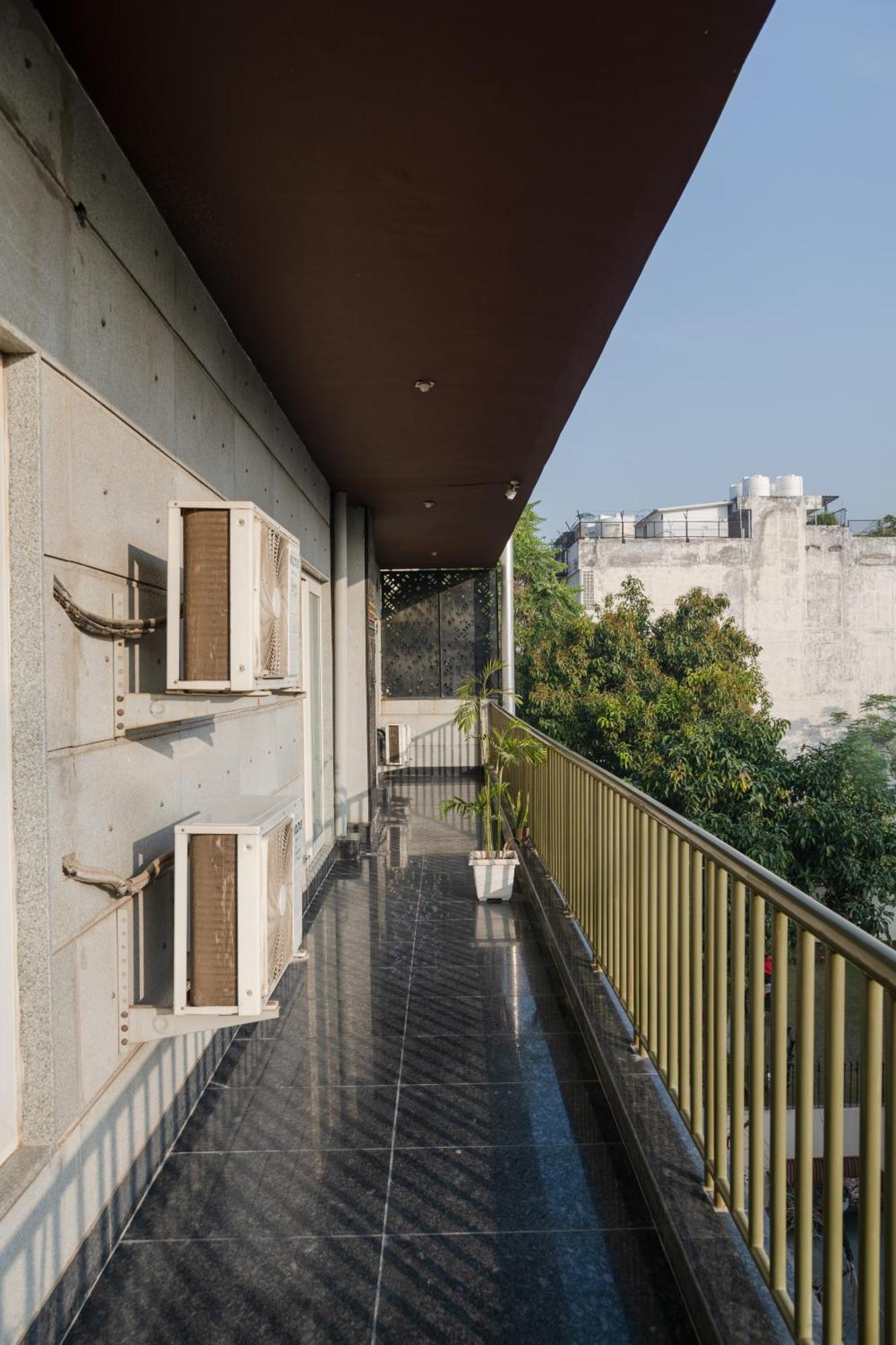 Hotel Vamsor Heights 26 Gurgaon