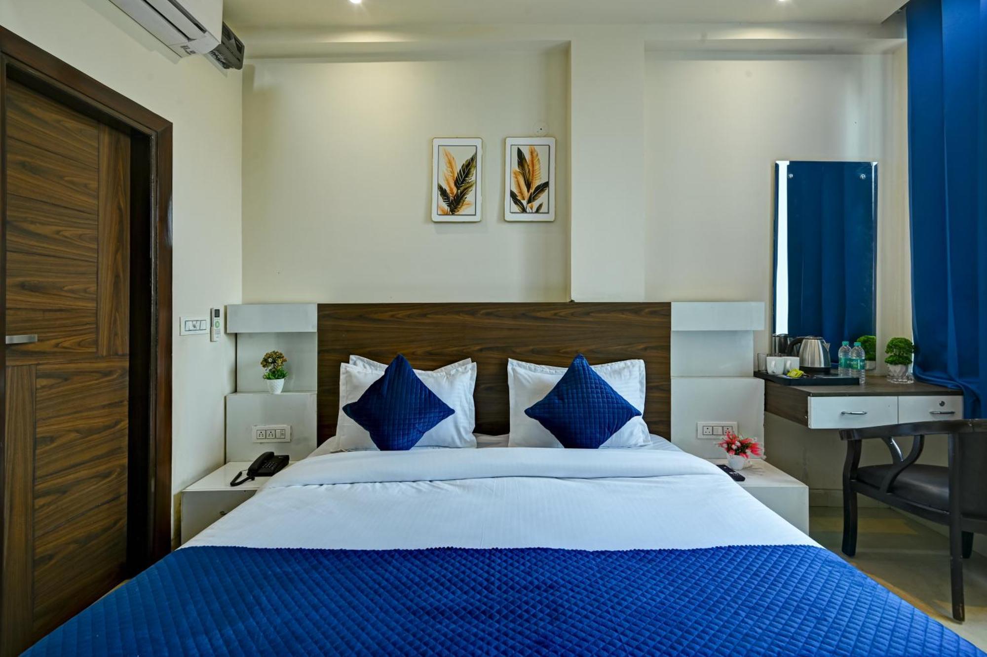 Nexhub - Unitech Cyber Park 3* Gurgaon