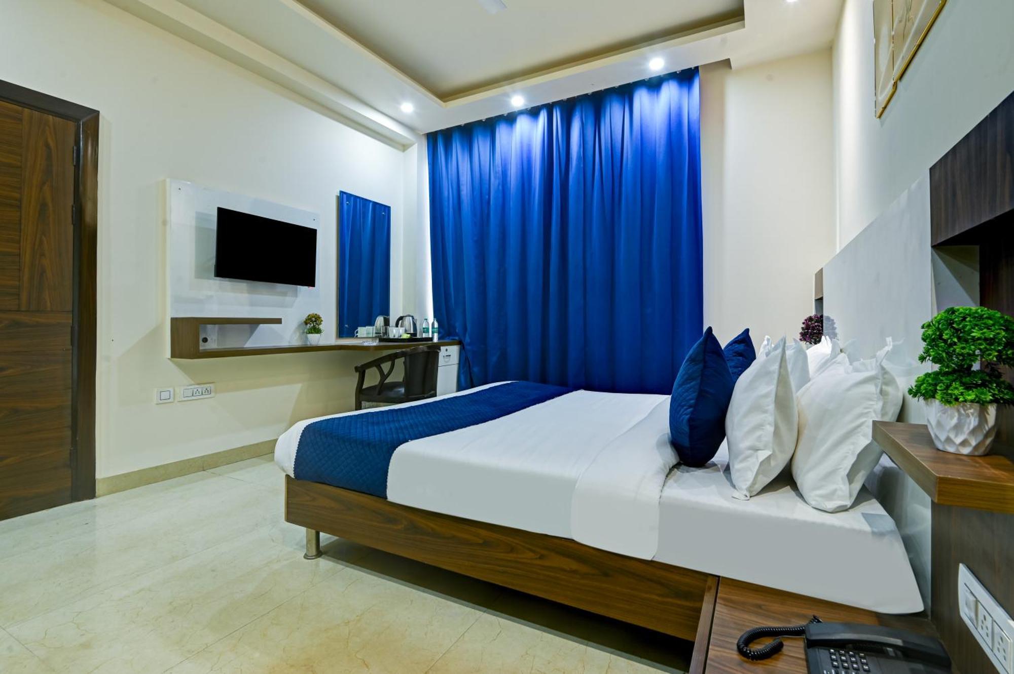 Hotel Nexhub - Unitech Cyber Park