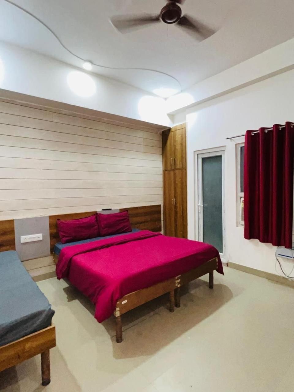 Backpackers * Gurgaon