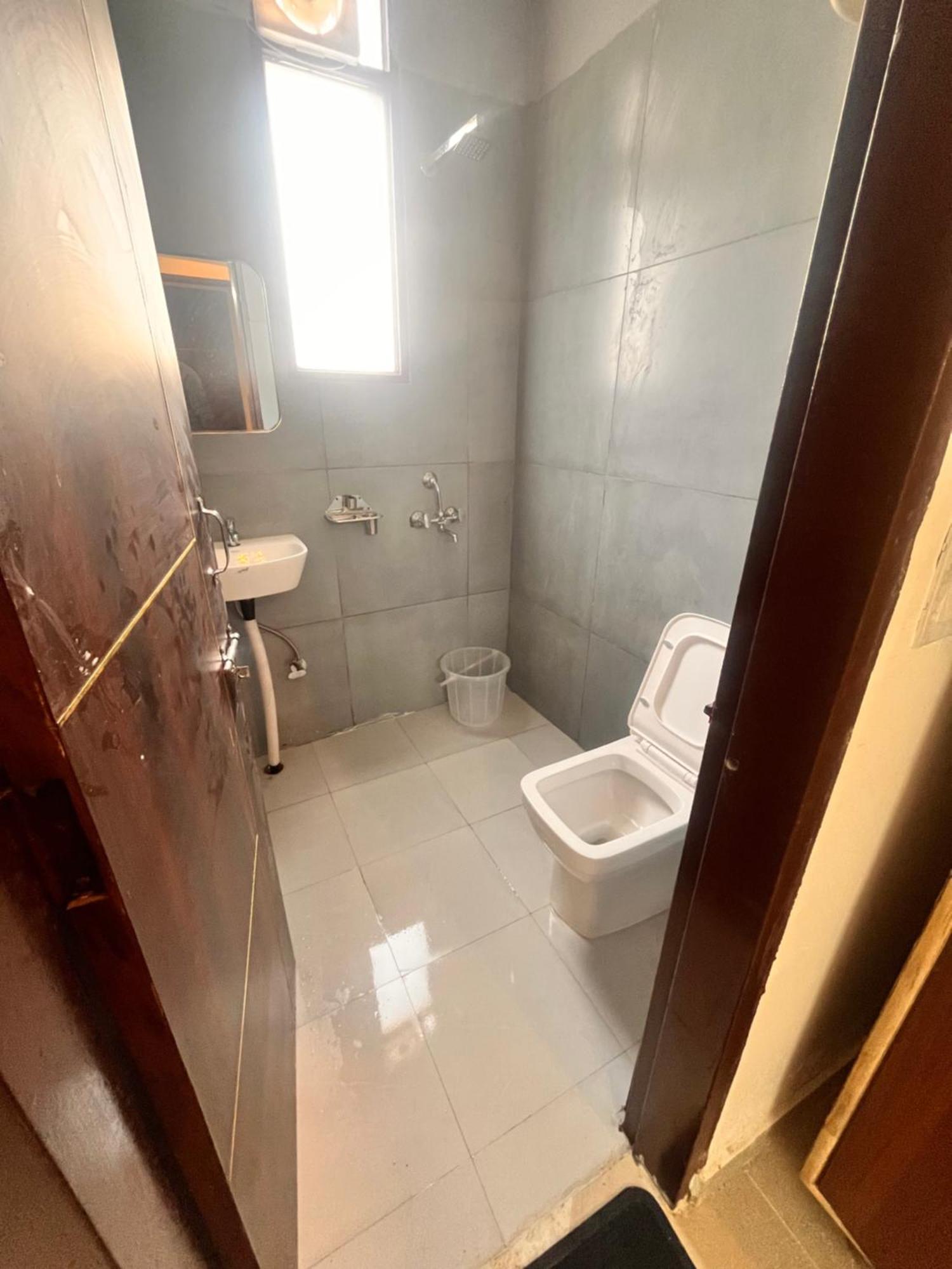 Hotel Apna Homes & I Gurugram I Sector-71 Gurgaon