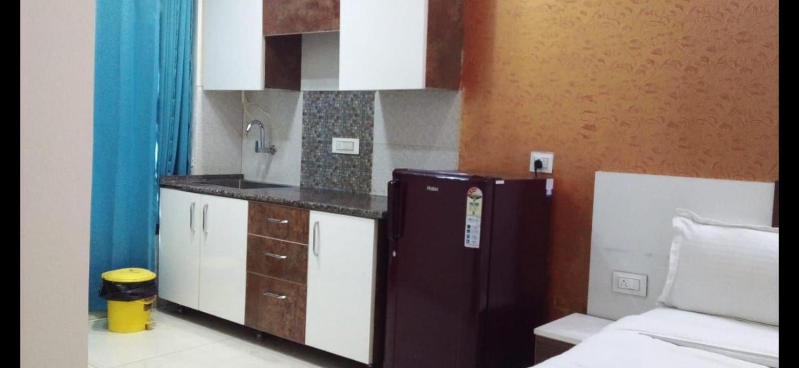 Basra Hotel, Hotel