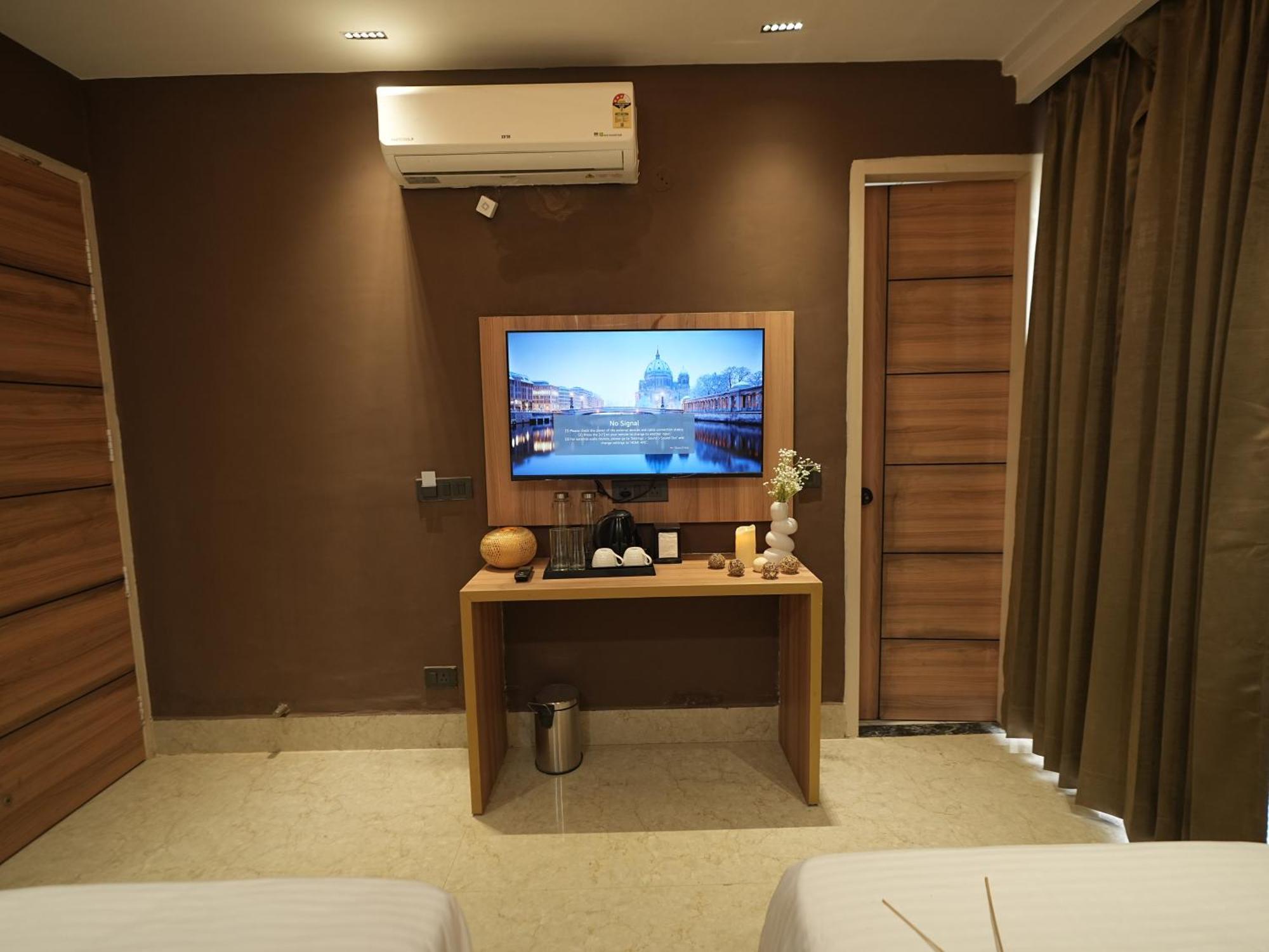 Orsom Elite Aparthotel Gurgaon