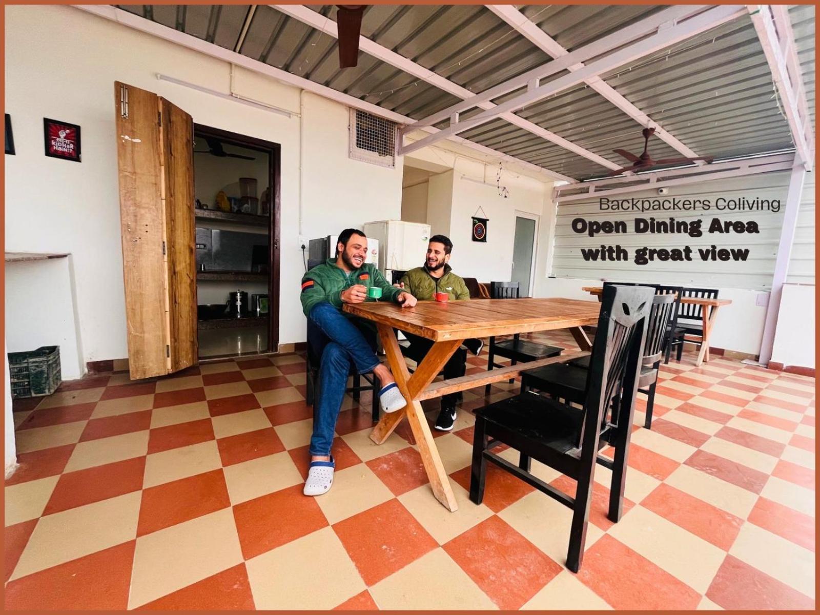 Guest house Backpackers Gurgaon
