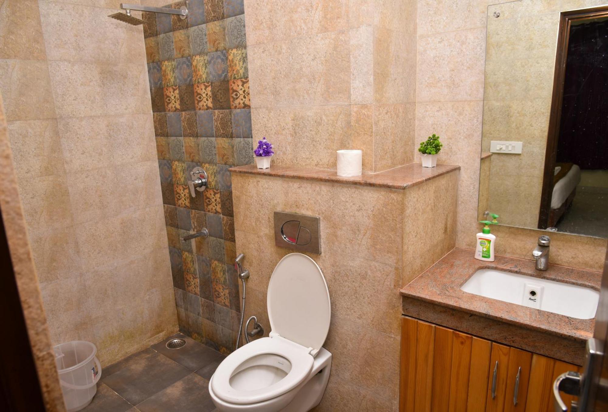 Guest house Vardaan Residency Gurgaon