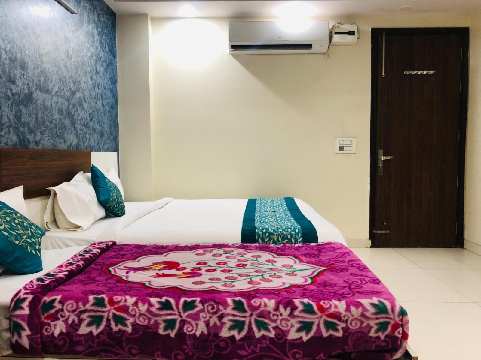 Basra Hotel, Hotel Gurgaon