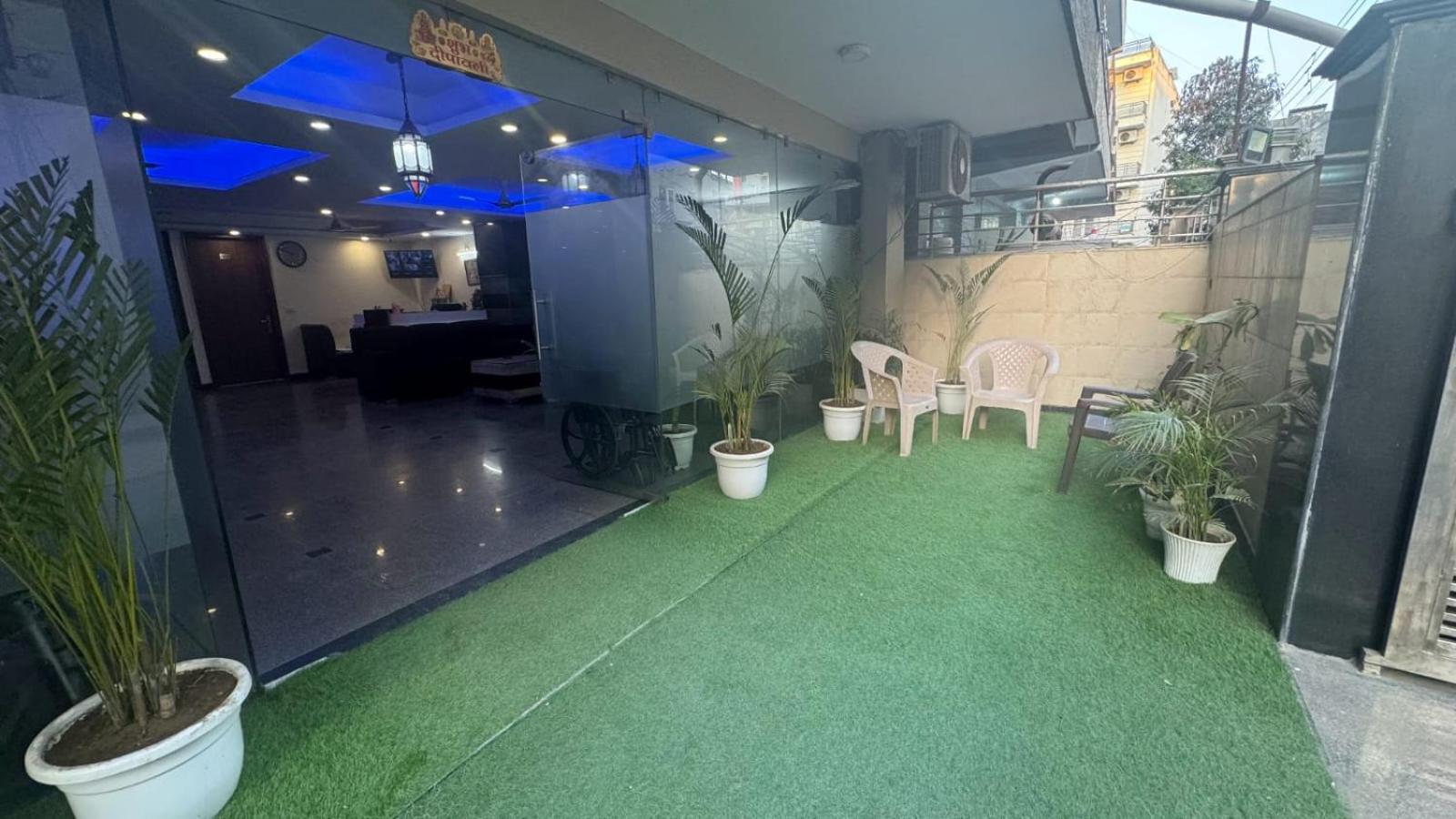 Basra Hotel, Gurgaon
