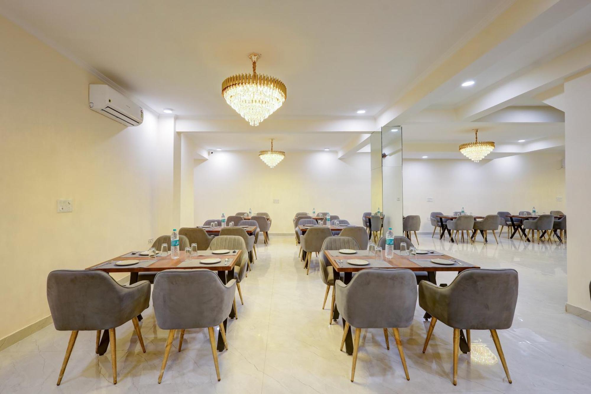 Hotel Limewood - Crystal Gurgaon