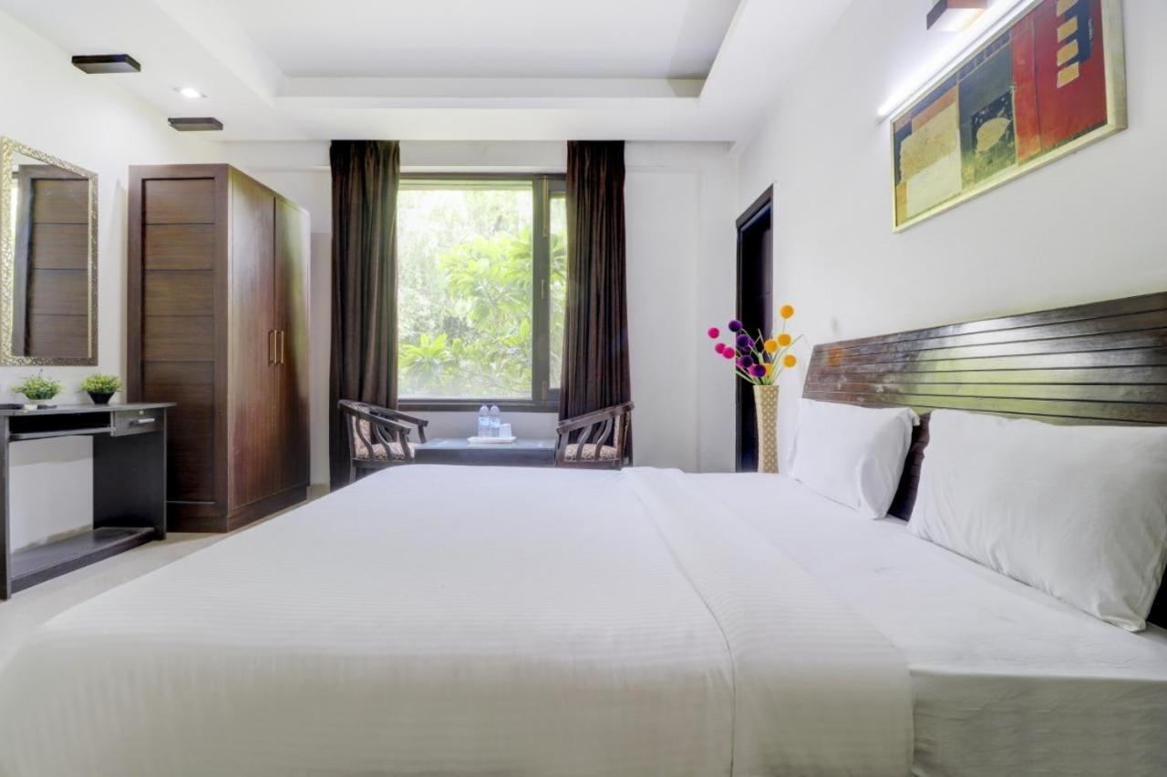 Blue Moon Residency & Restaurant Hotel Gurgaon