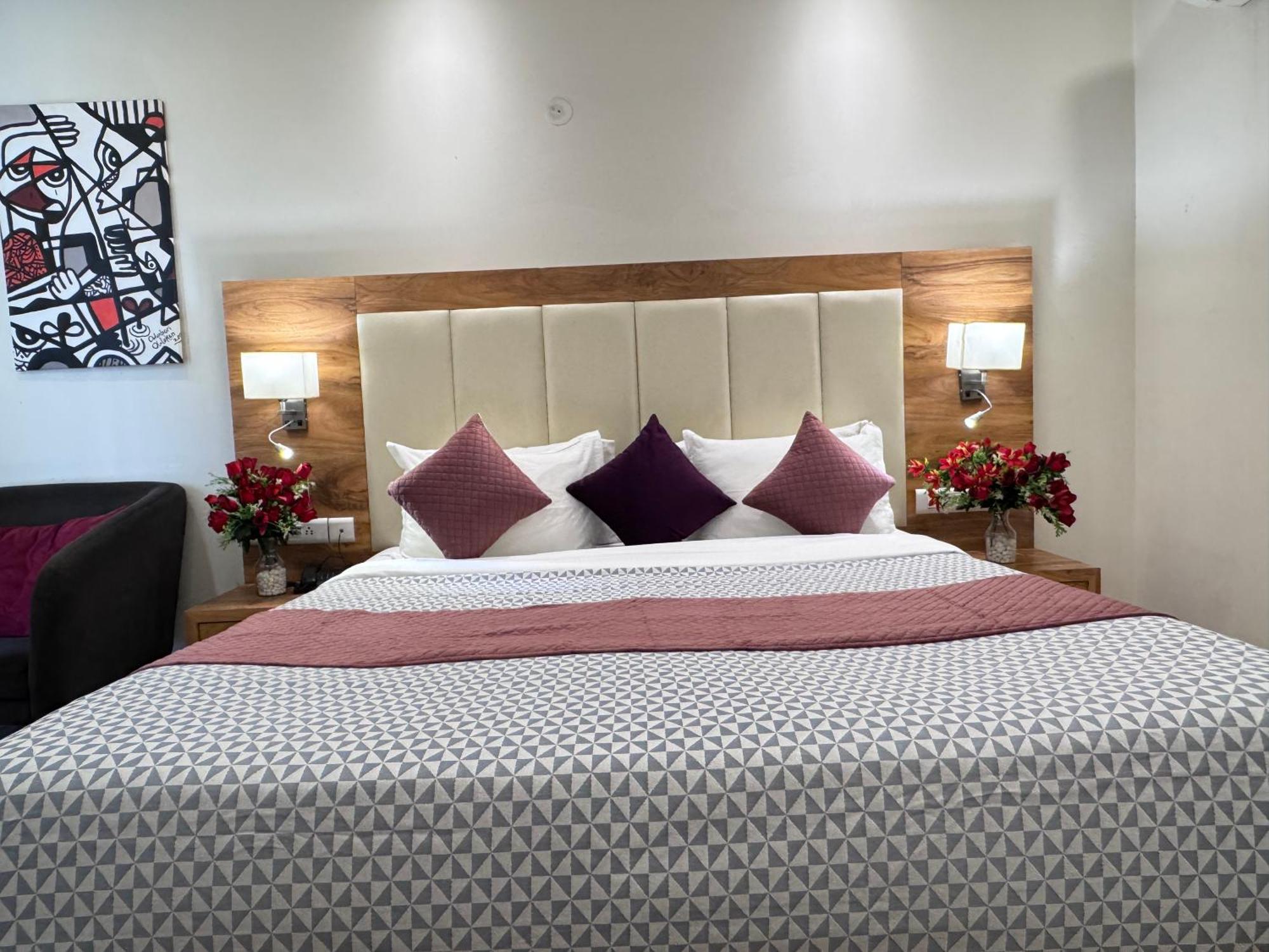 Golf View Suites-golf Course Road 3* Gurgaon