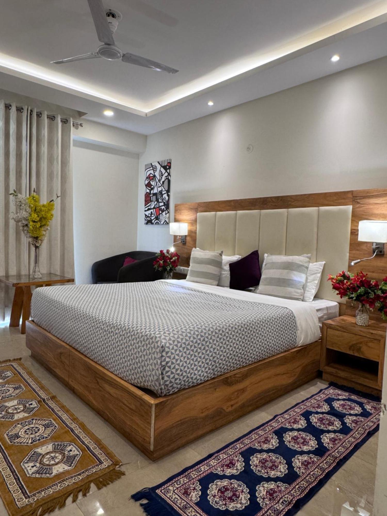 Golf View Suites-golf Course Road Hotel