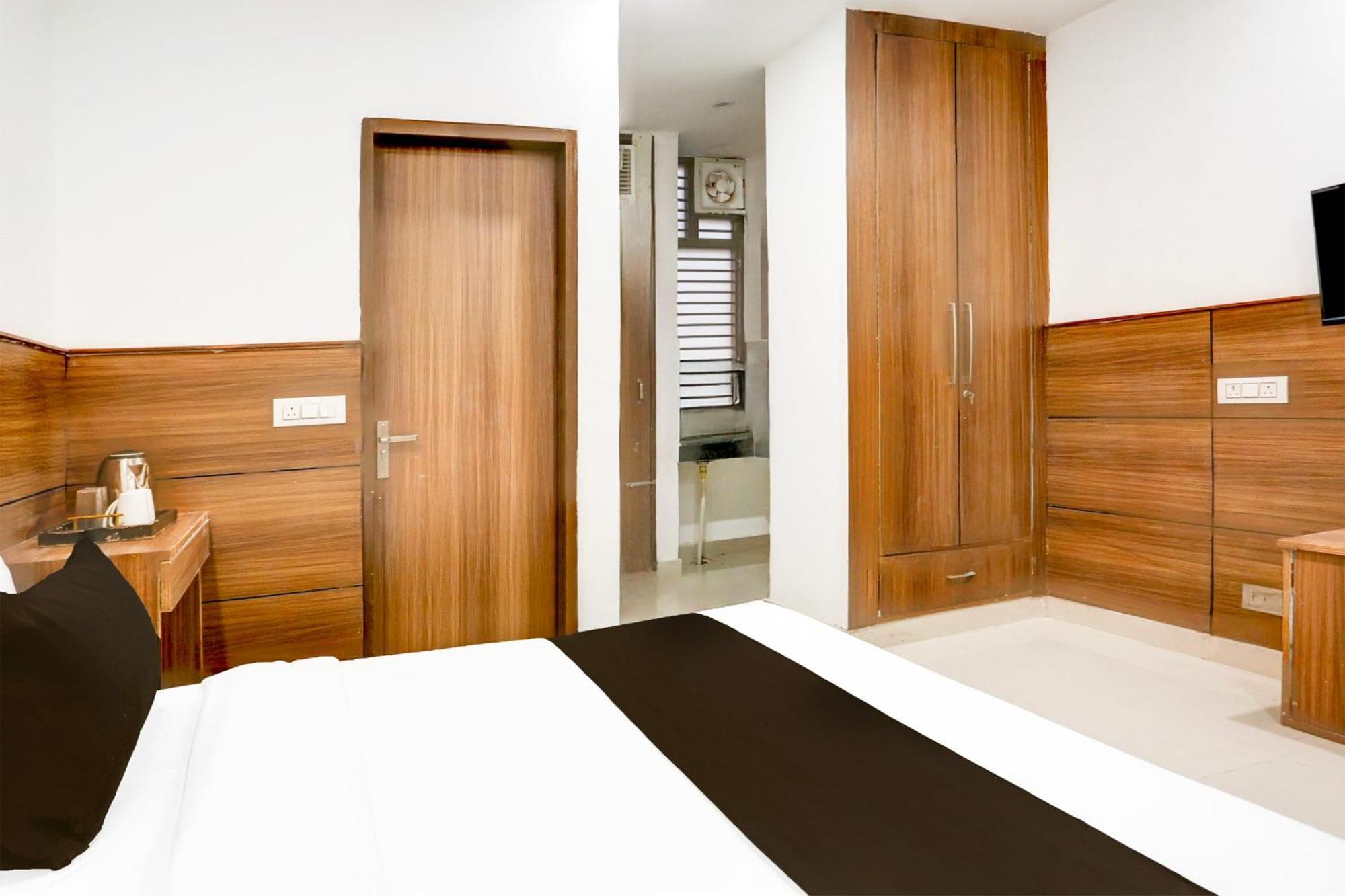 Super O Cyber Phase 3 Hotel