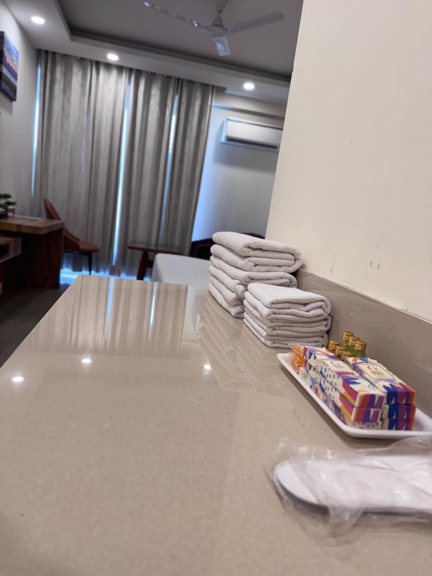 Golf View Suites-golf Course Road Gurgaon