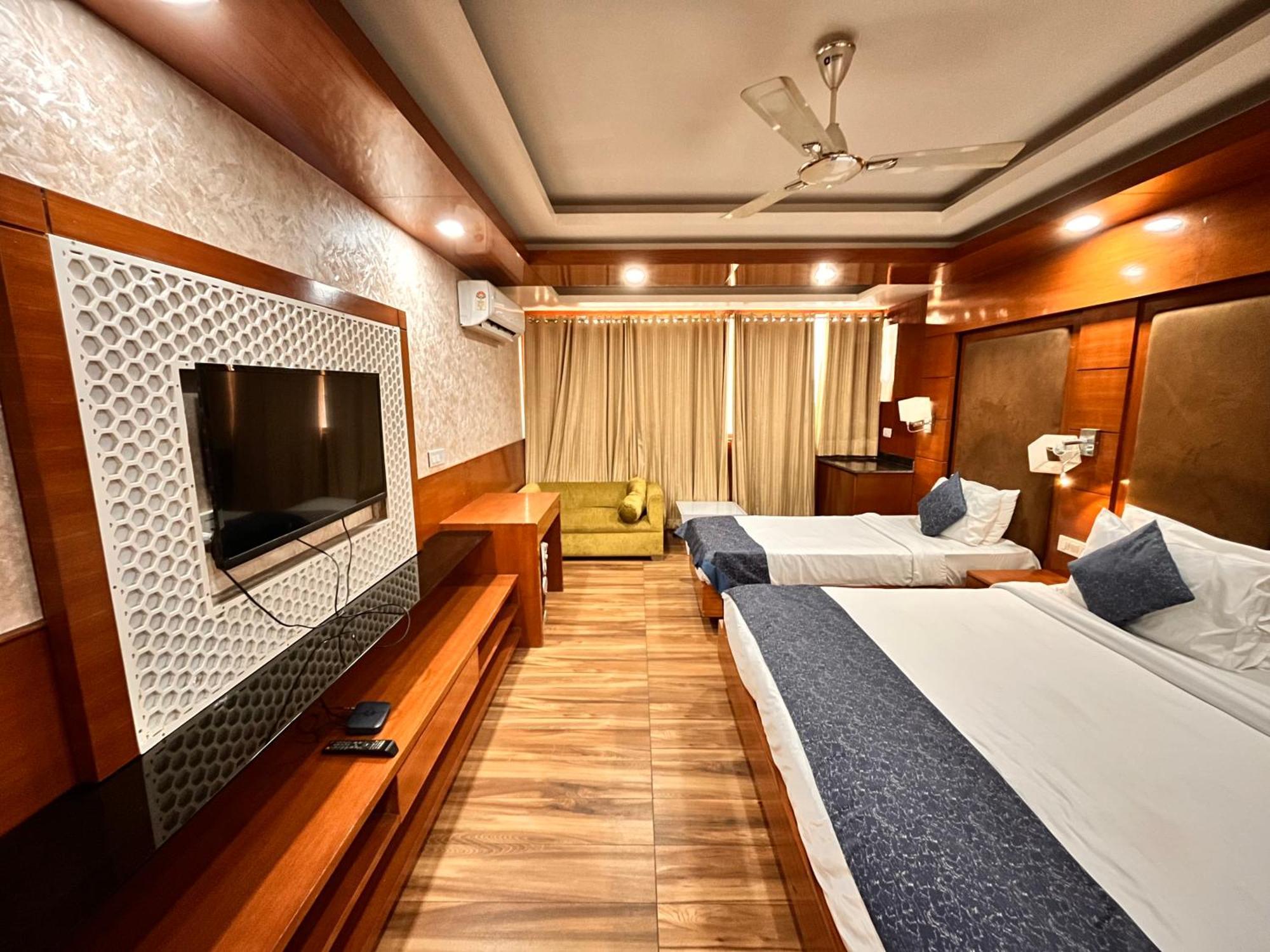 Platinum Palace Medanta Medicity 3*