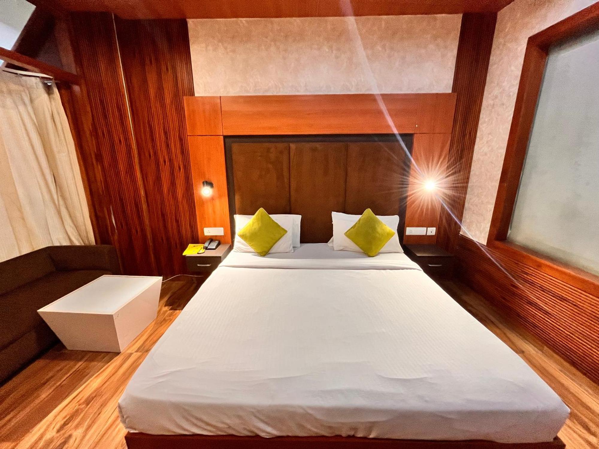 Hotel Platinum Palace Medanta Medicity Gurgaon