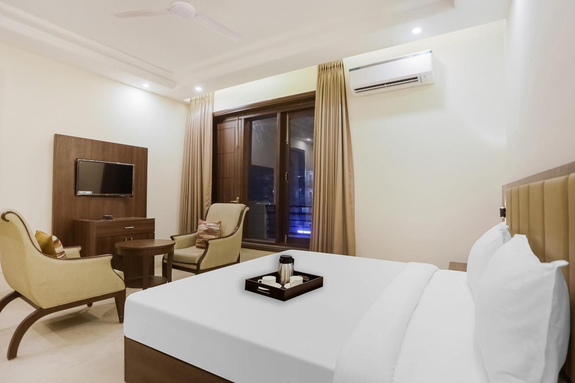 Super Townhouse Akshay 4*