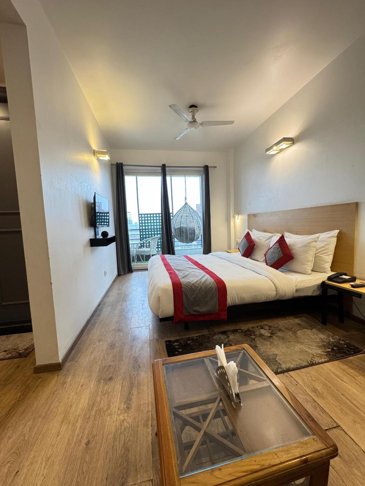 Bk And Near Huda Centre 3* Gurgaon